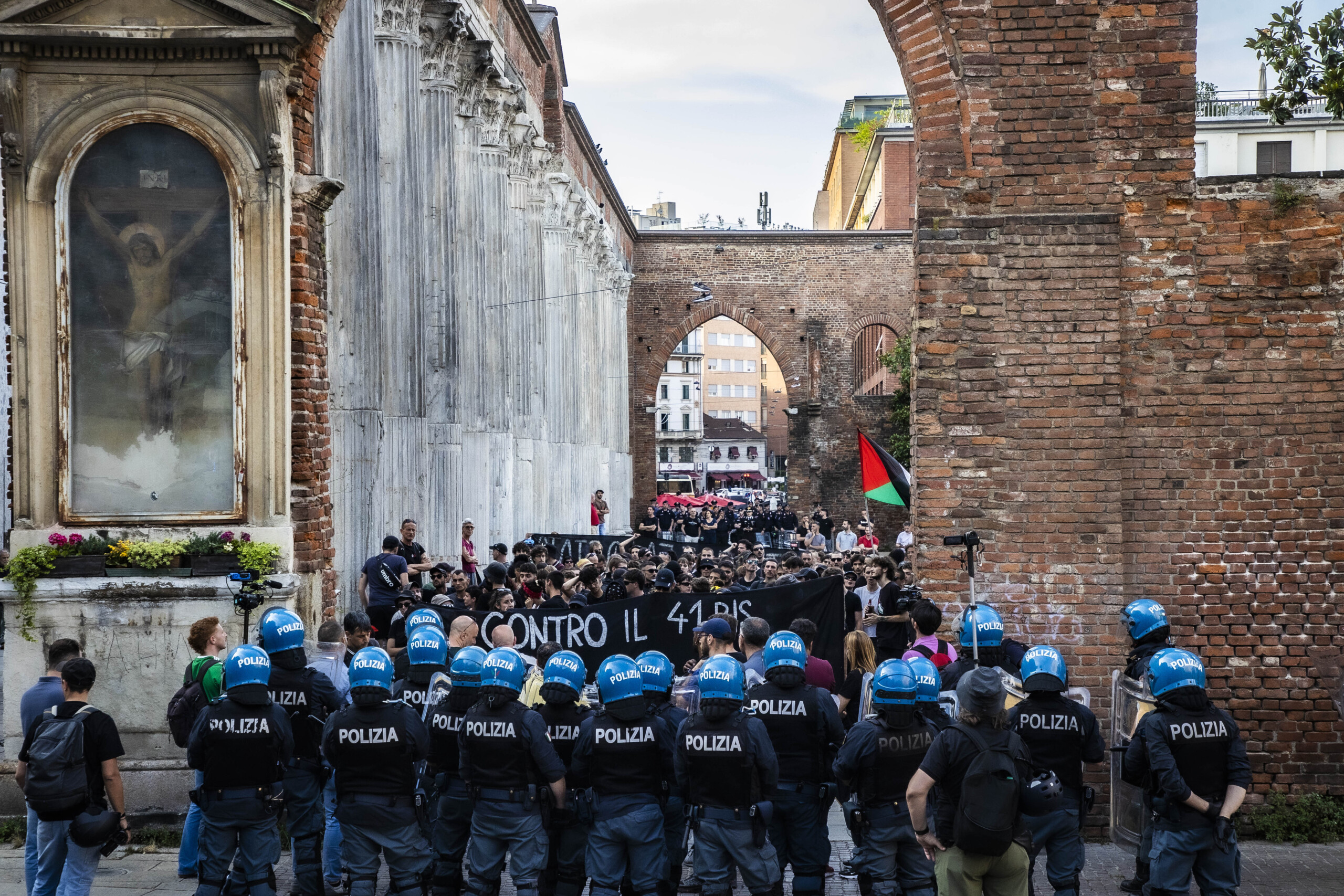 cospito case 10 convictions for milan march escalation of violence against police scaled