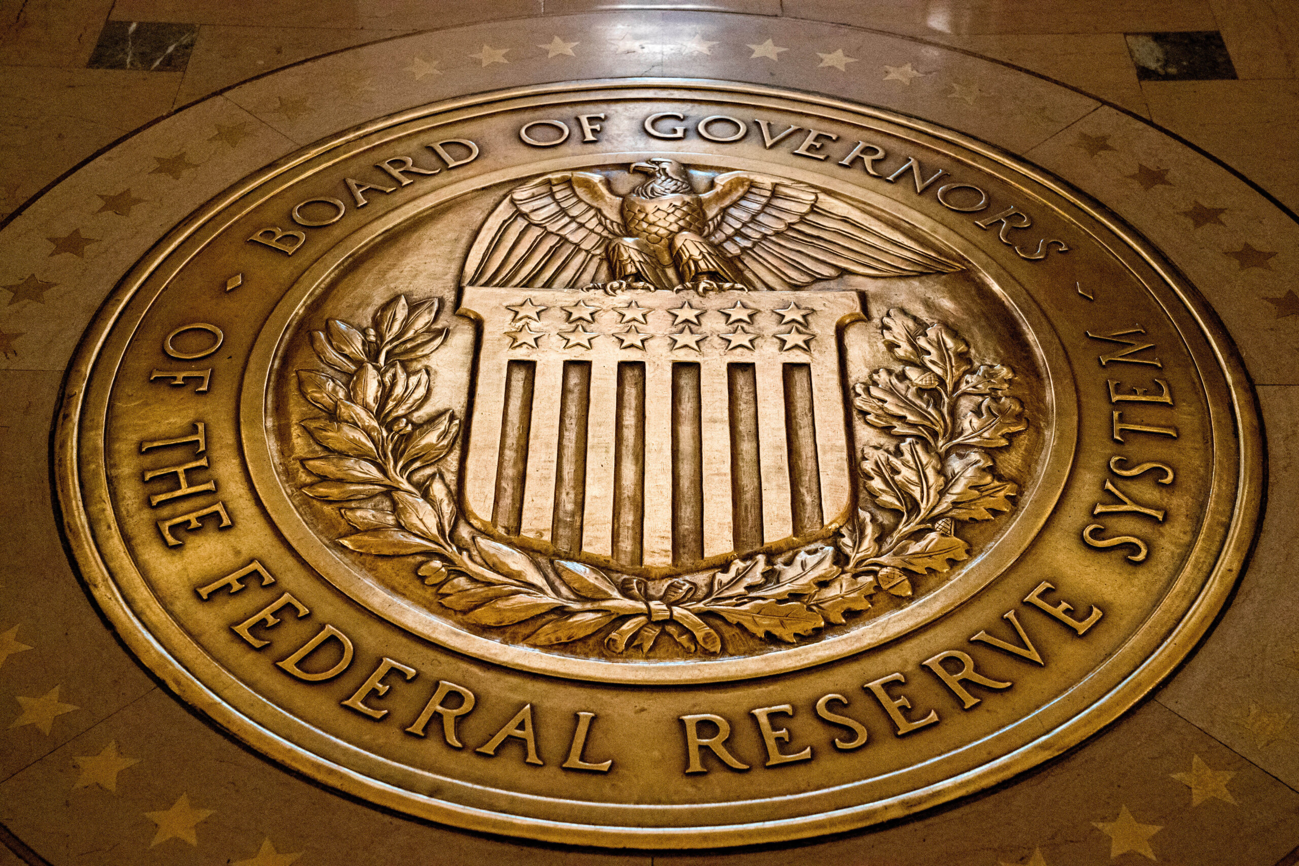 fed cuts interest rates by 25 basis points 11 votes in favour and 1 against scaled