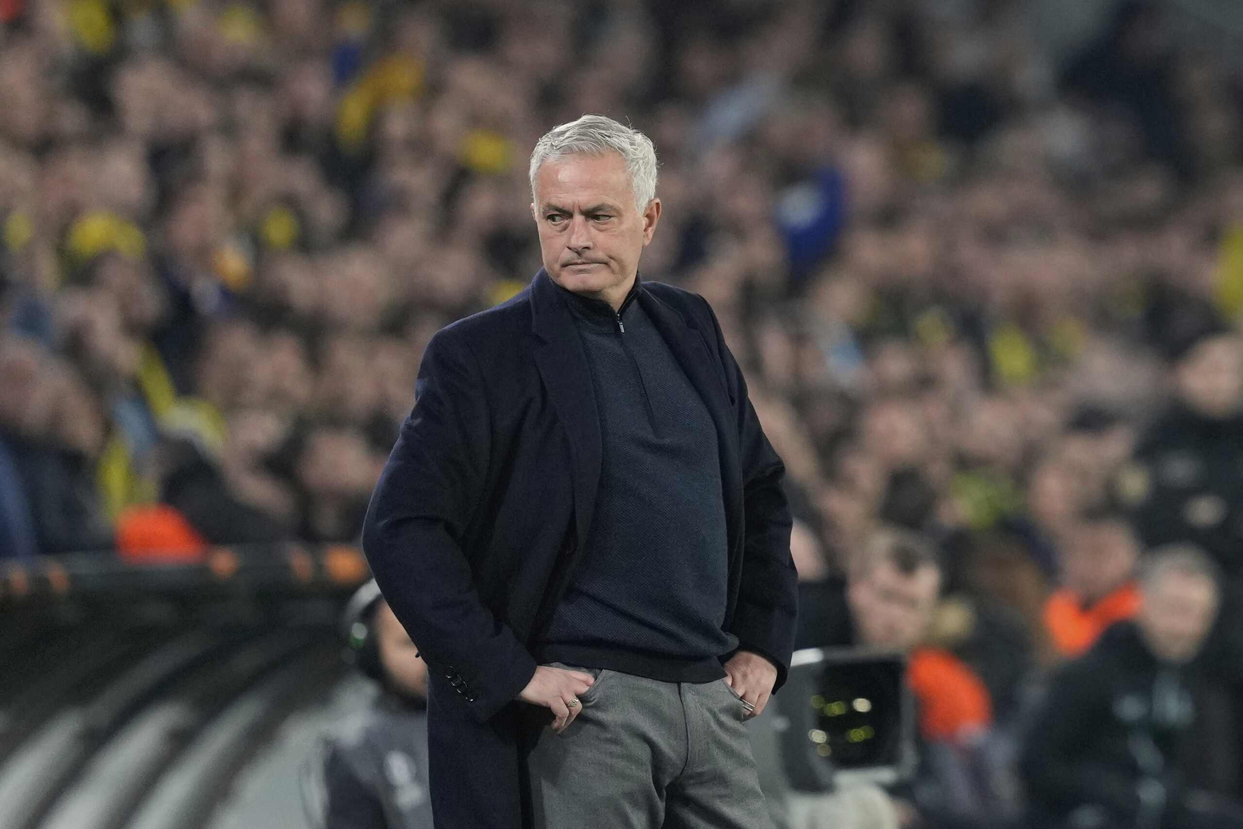 football media reports agreement between mourinho and benfica contract until 2027 scaled