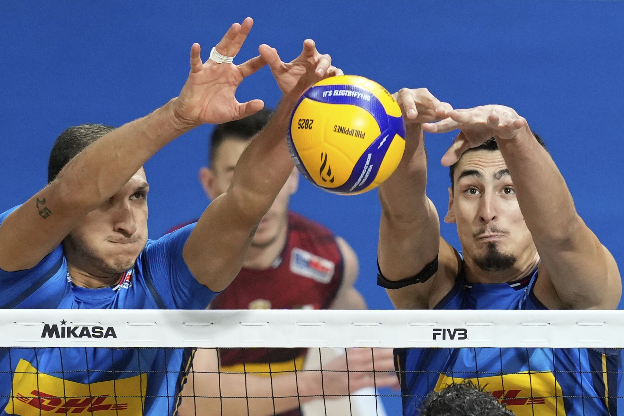 volleyball world championship italy dominates argentina 3 0 and advances to the quarterfinals