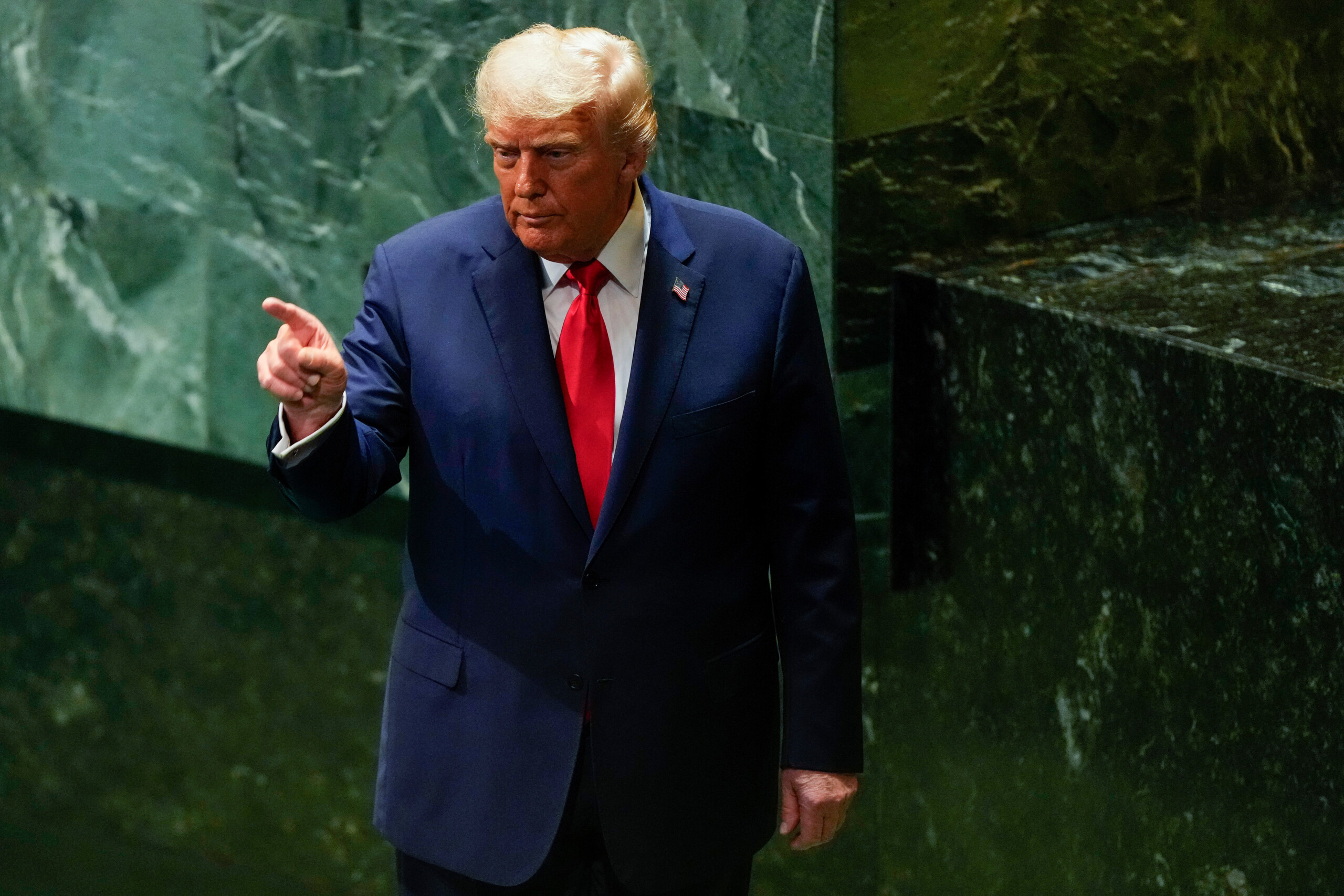 ukraine trump russia is fighting aimlessly it looks like a paper tiger scaled