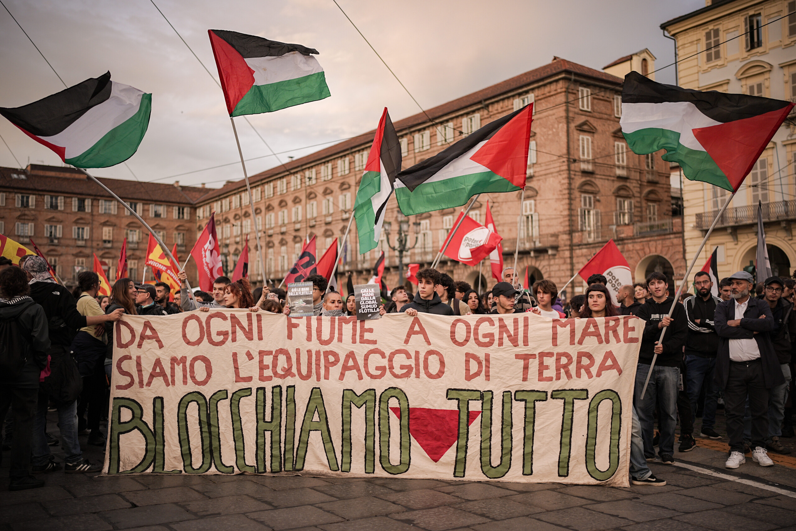 flotilla hundreds gather in turin scaled
