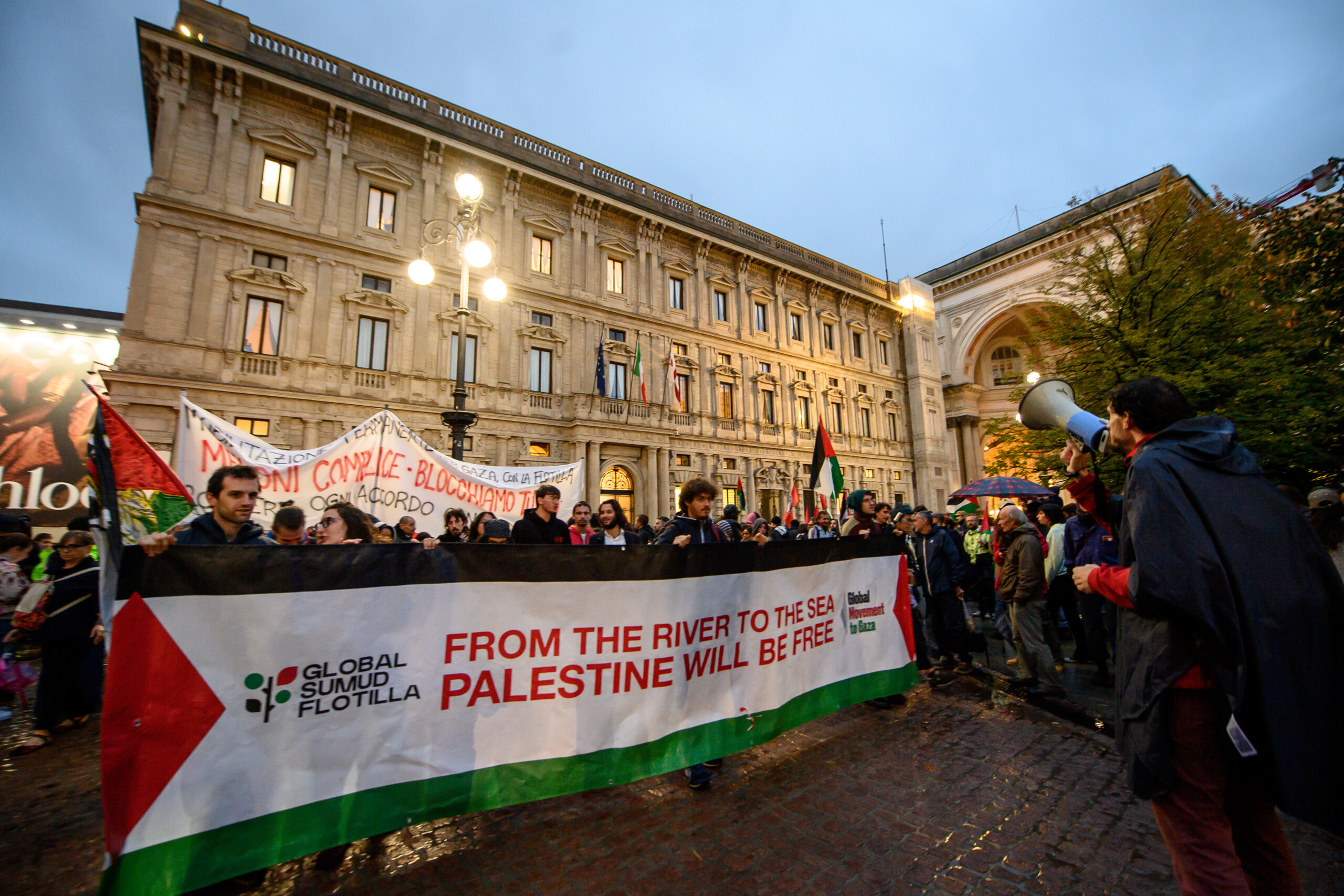 flotilla march arrives in piazza castello in milan scaled