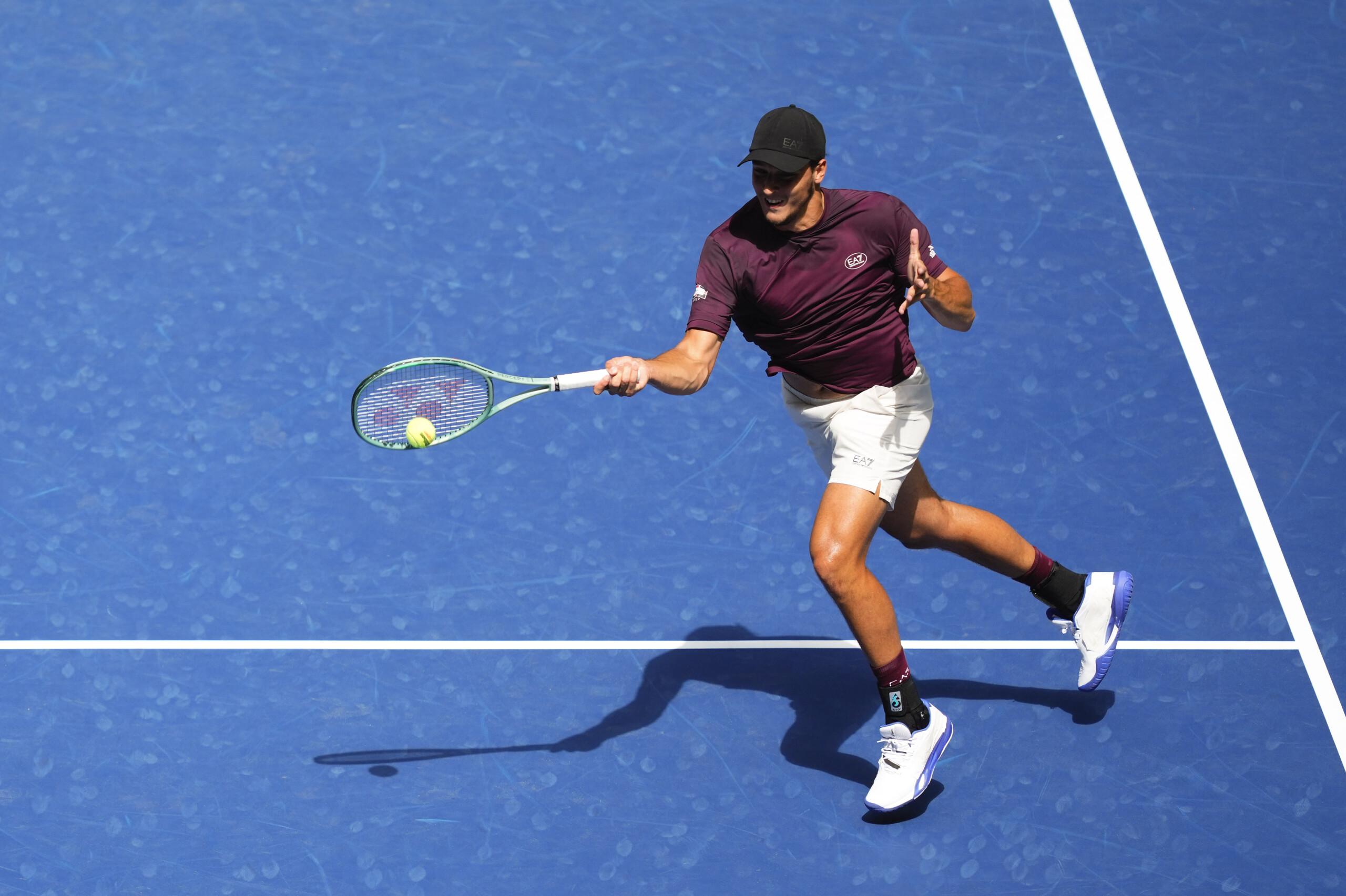 tennis atp tokyo darderi defeats nishioka and advances to the round of 16 scaled