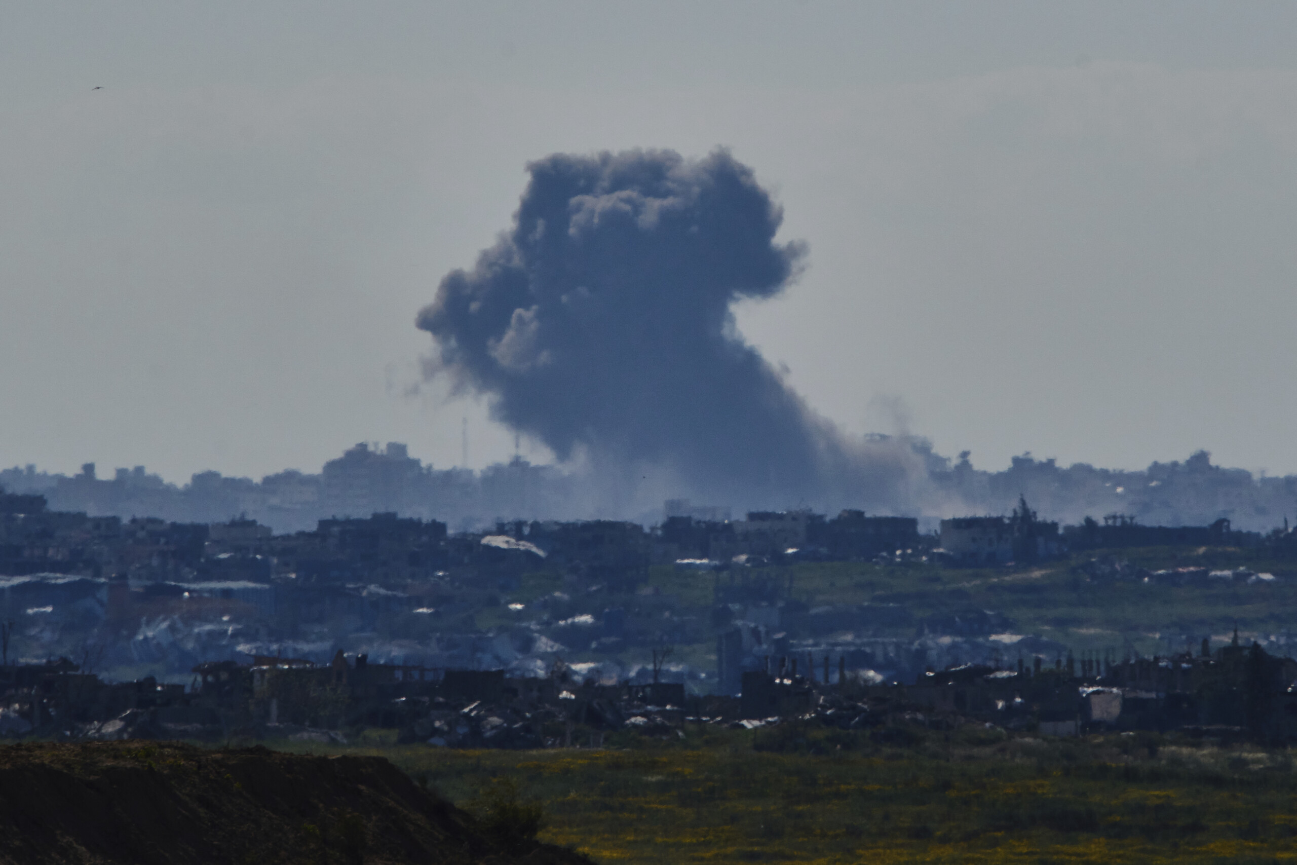 new explosions near catholic parish in gaza scaled