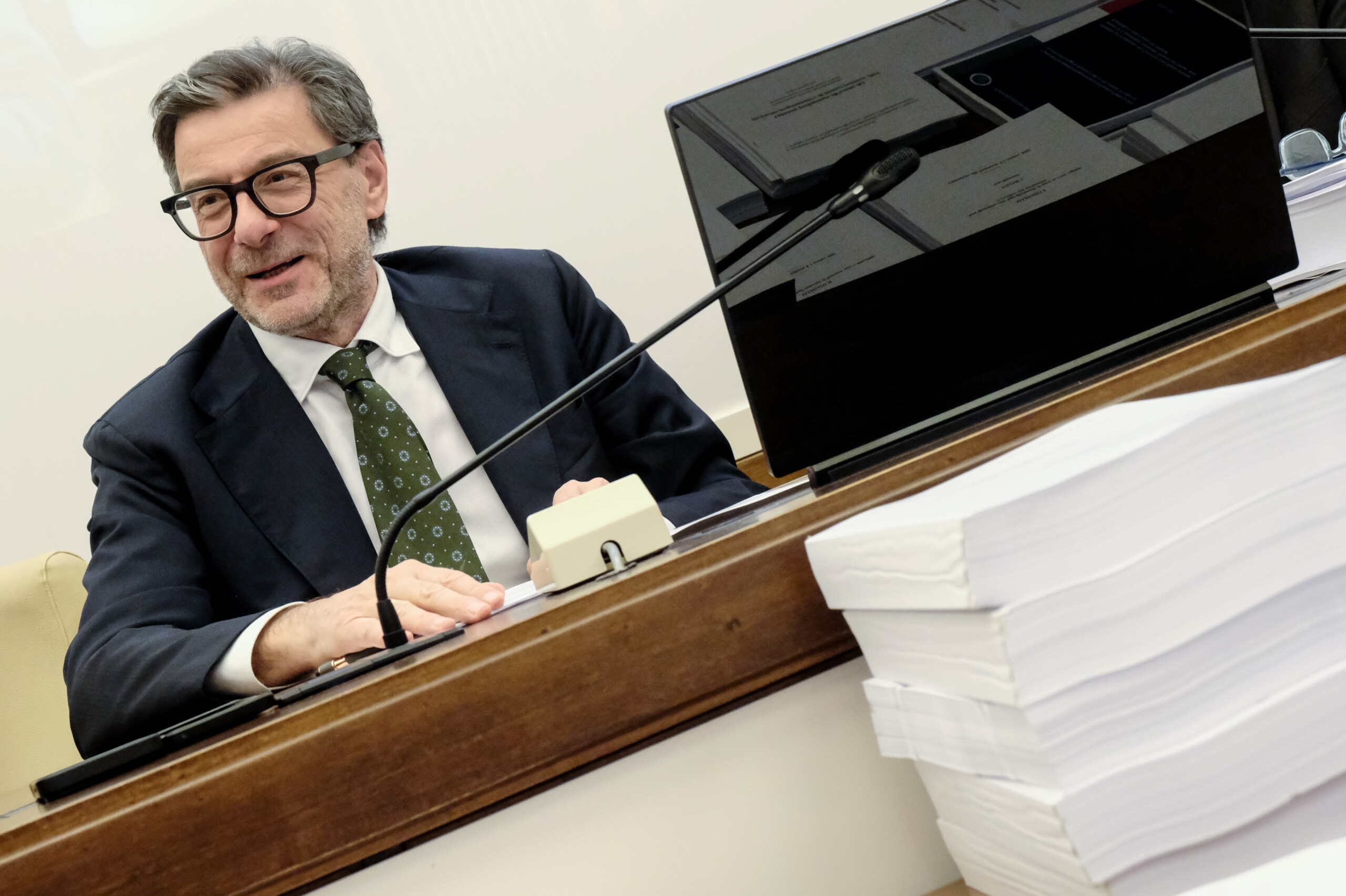 eu giorgetti cabinet meeting on budget on tuesday then to brussels by 15 october scaled
