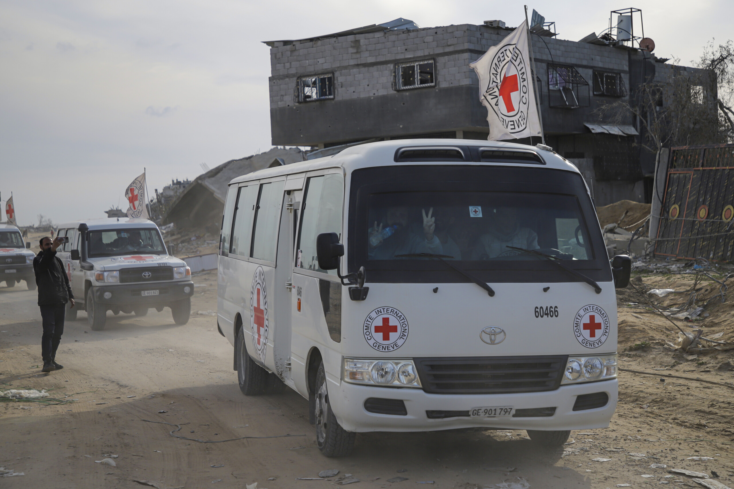 gaza hamas israel has changed 100 names on the list of detainees scaled