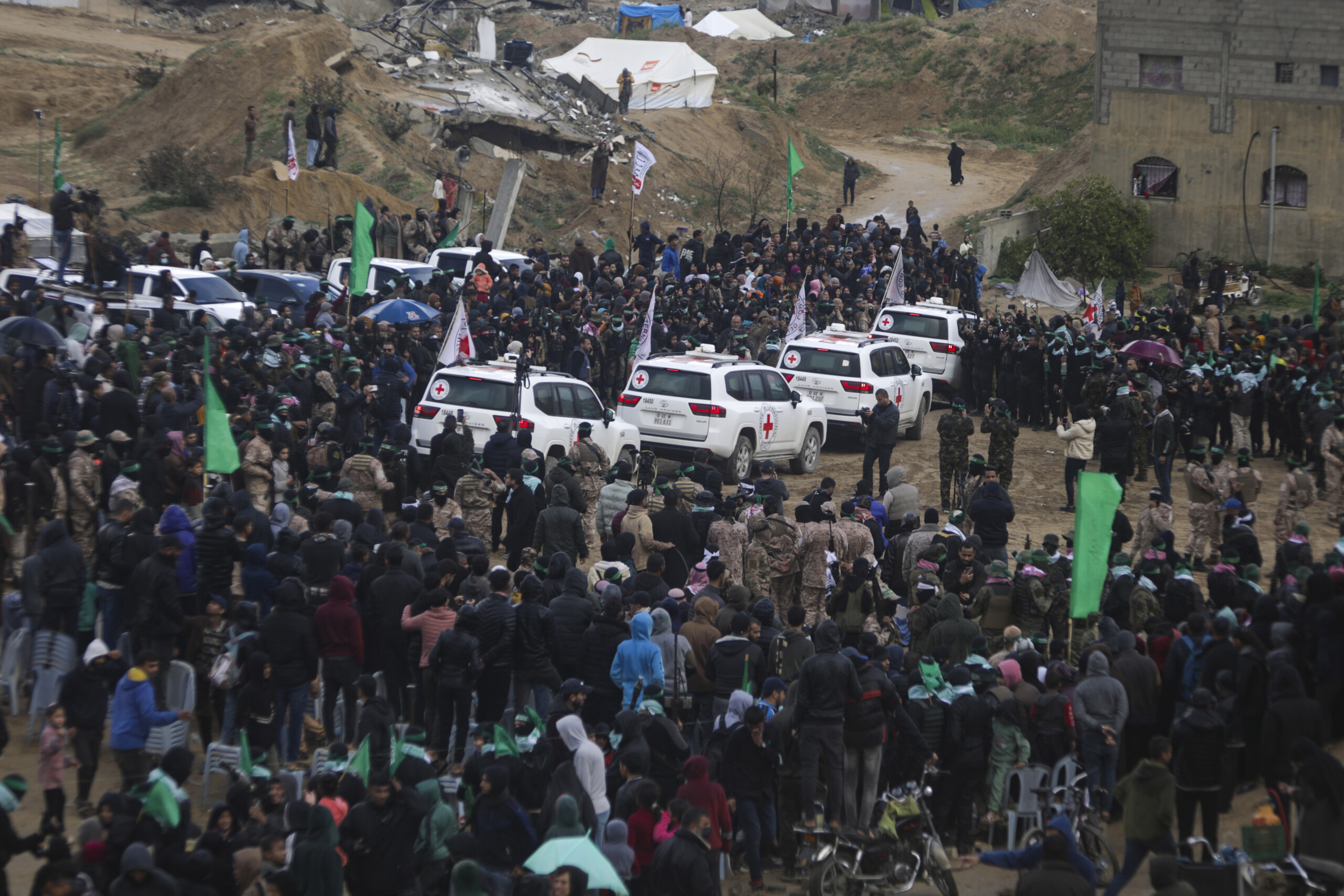 gaza media reports that red cross has handed over first seven hostages to idf scaled