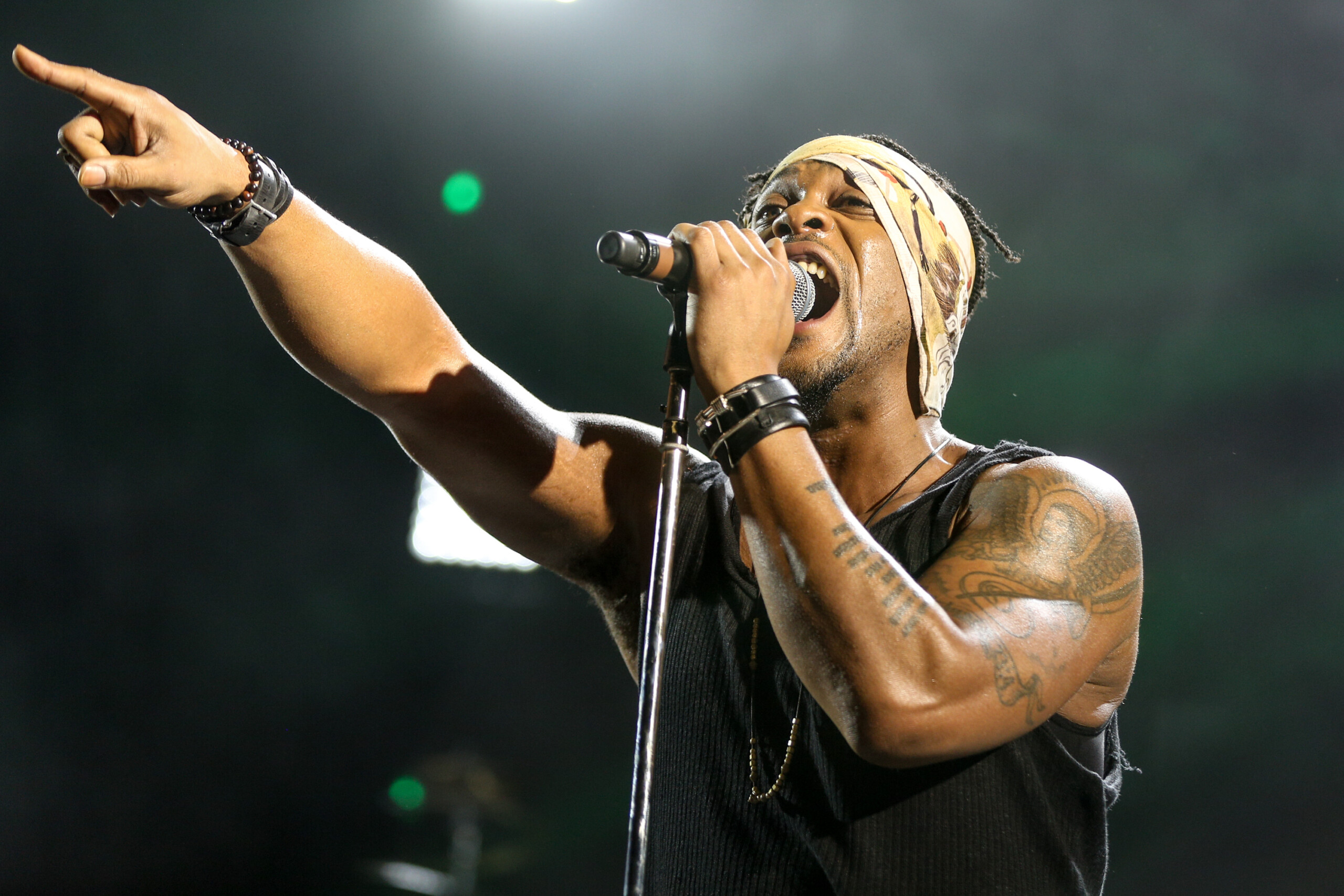 american singer dangelo neo soul icon dies at 51 scaled