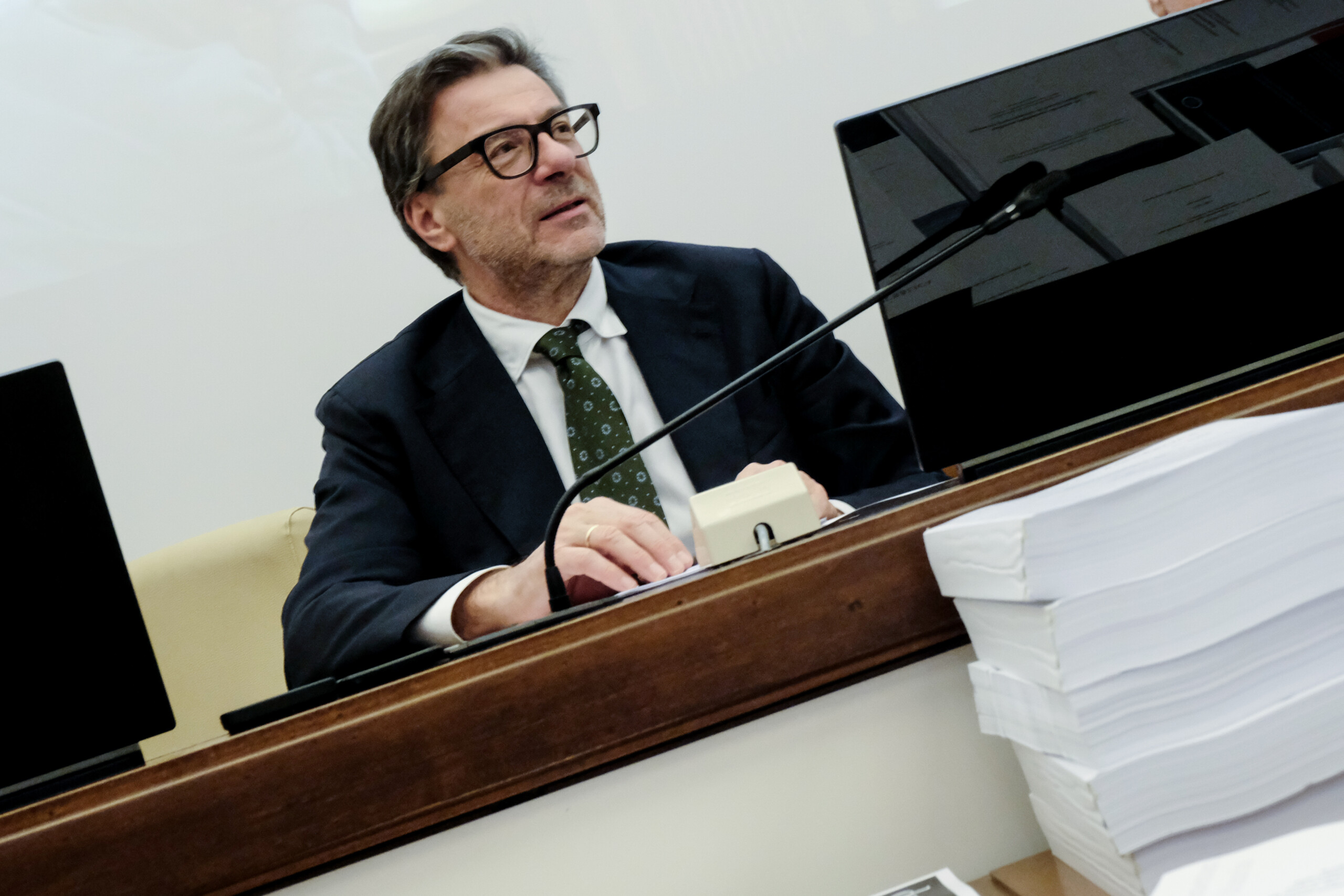 budget law 9 billion over three years to cut income tax to 33 scaled