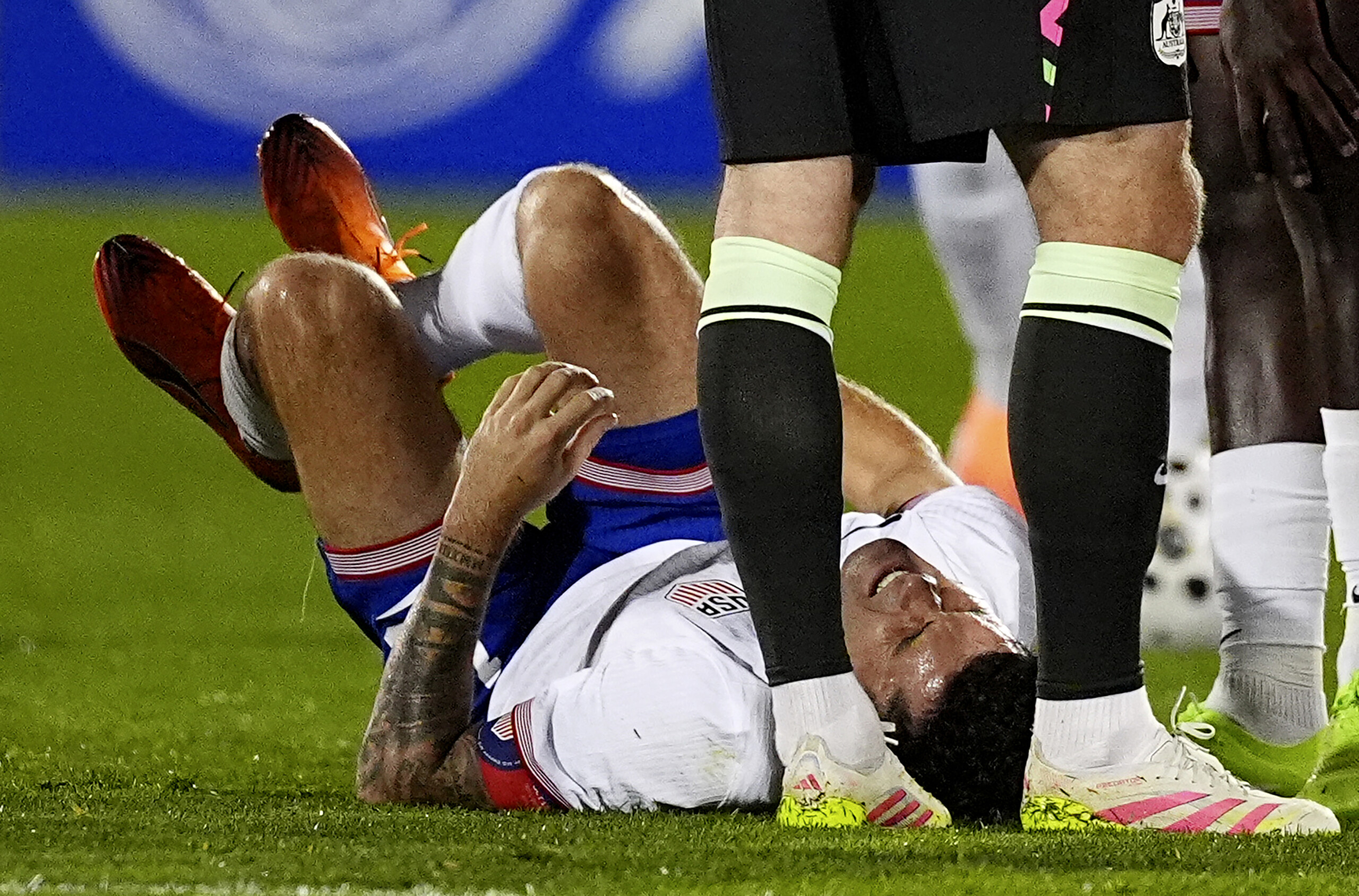football pulisic injured during usa australia friendly match scaled