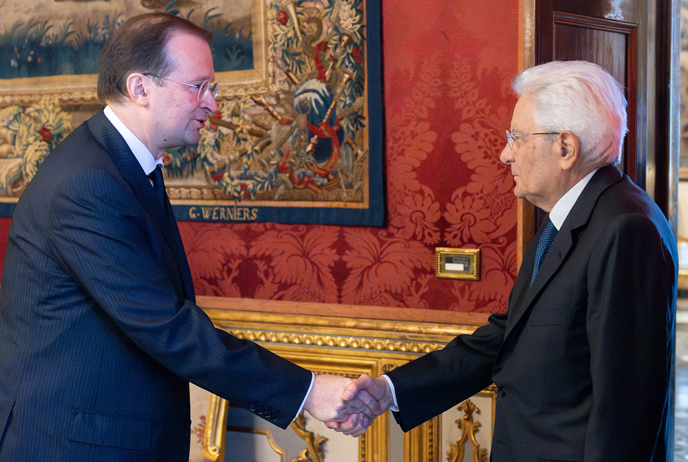 ukraine russian ambassador italy should not be complicit in the theft of our capital