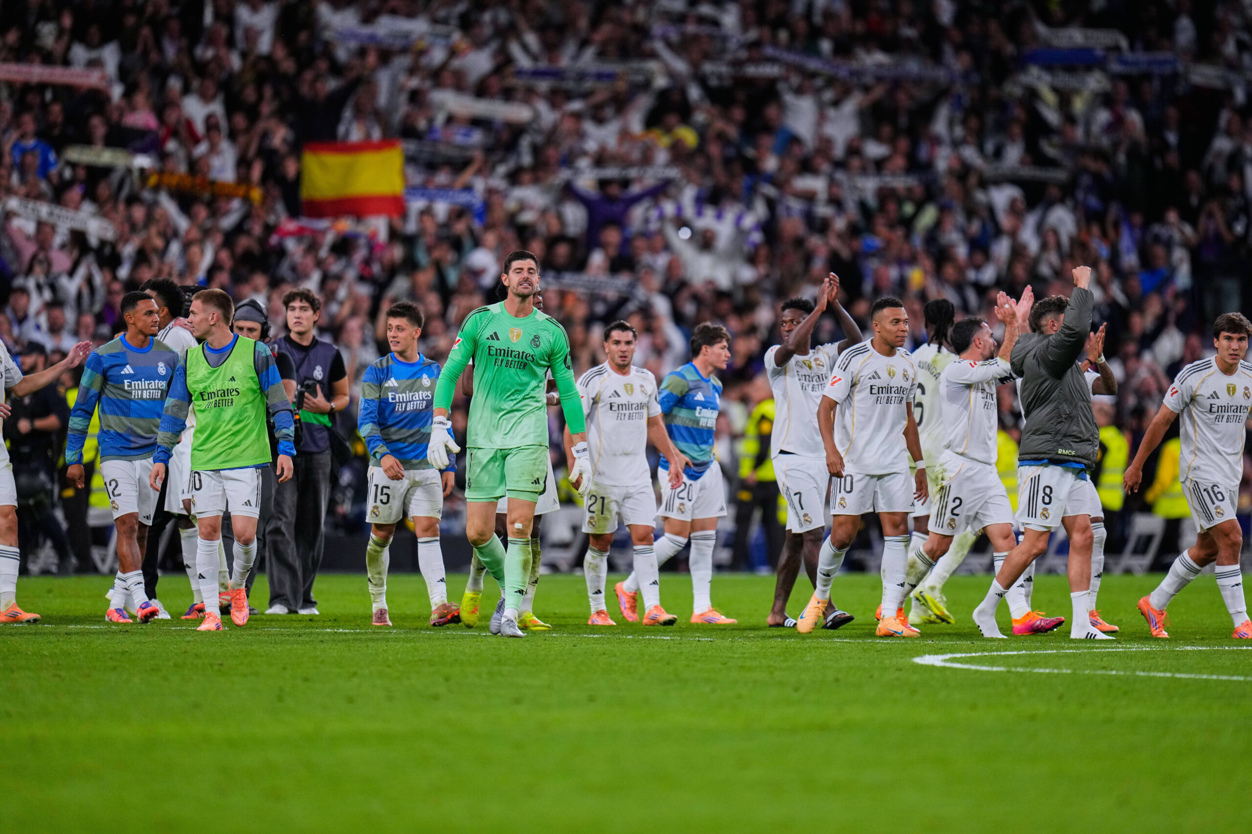 Football: La Liga, Real Madrid wins “El Clásico” 2-1 and extends its lead at the top 1 football la liga real madrid wins el clasico 2 1 and extends its lead at the top scaled