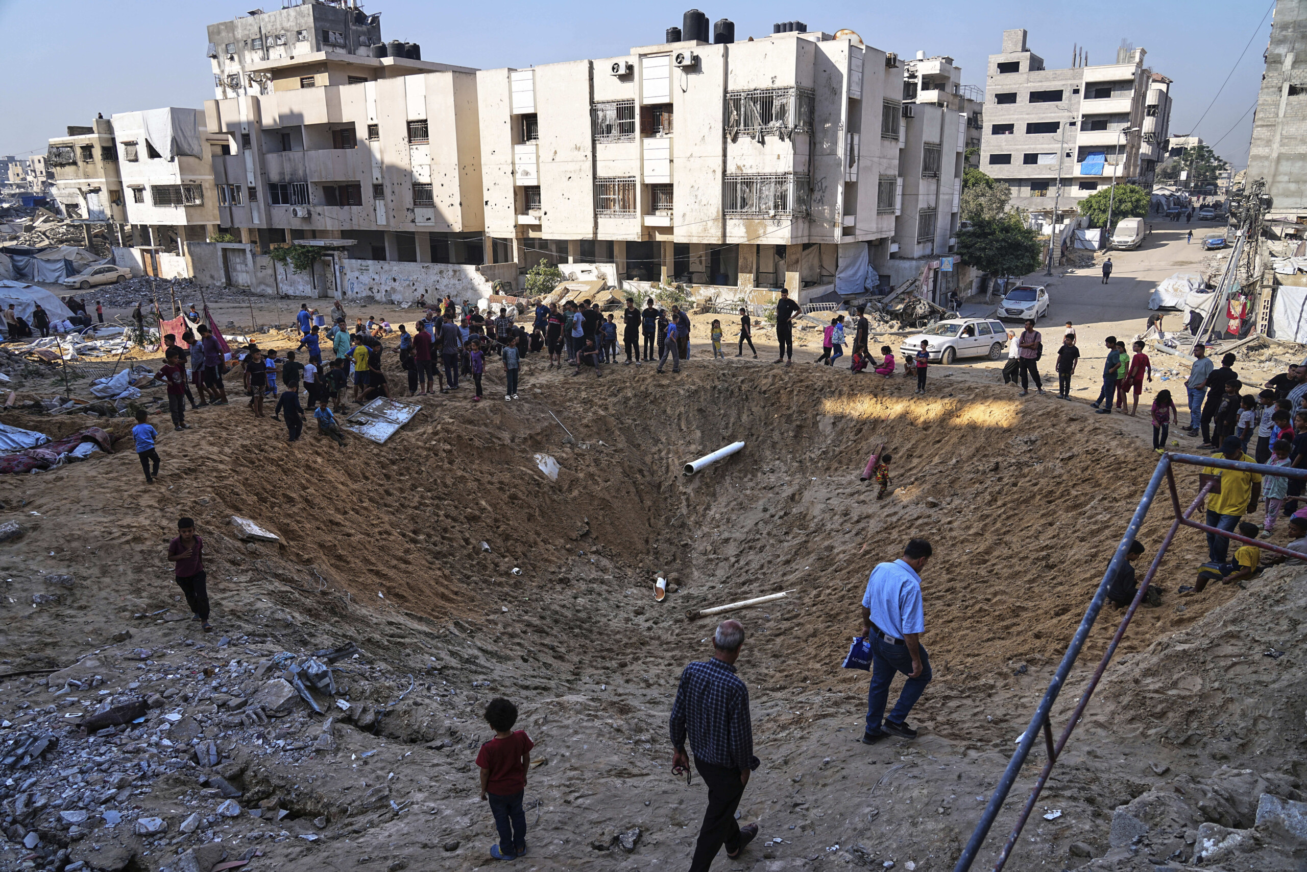 egypt sends 12 heavy vehicles to gaza for body search operations scaled