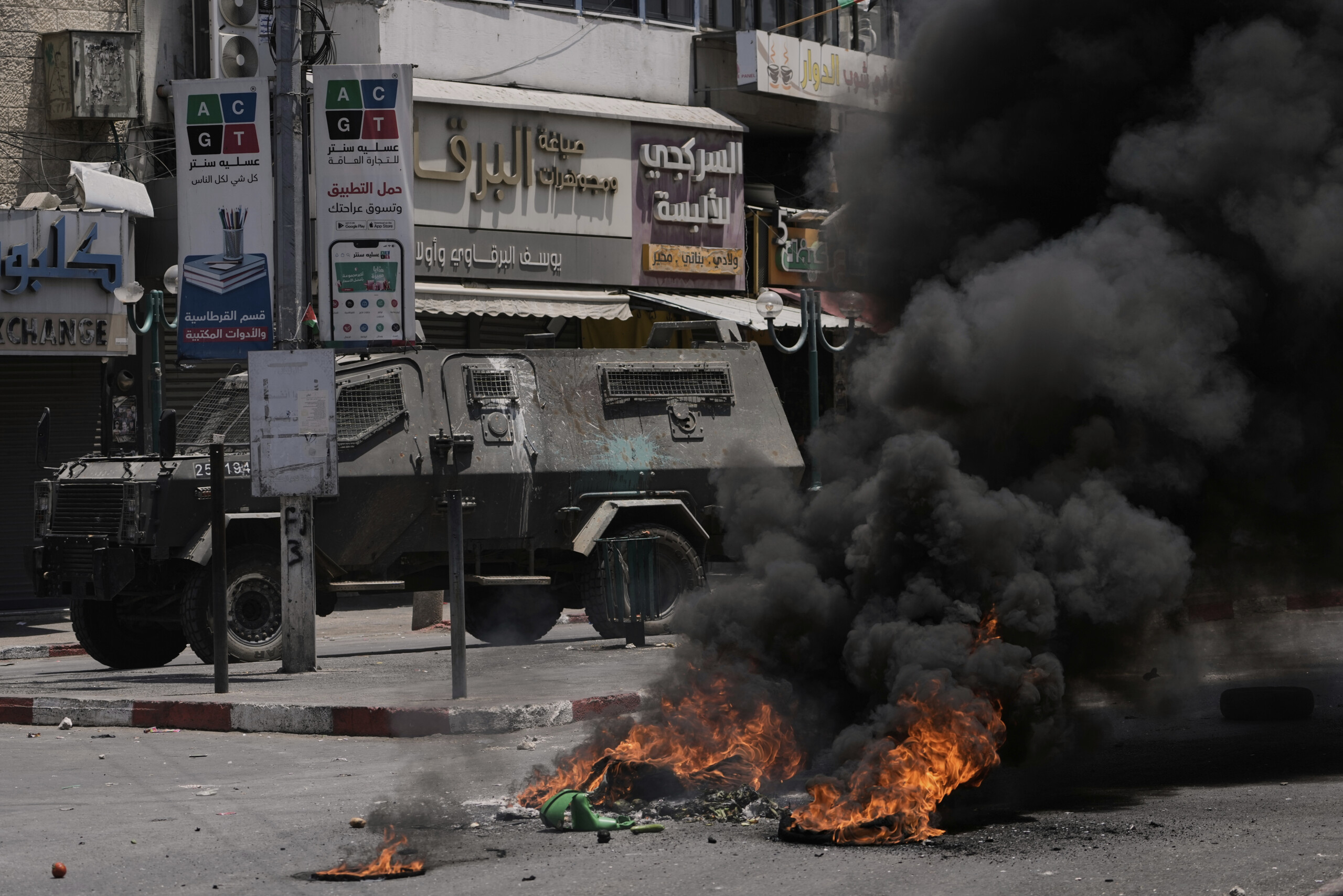 West Bank: new attacks on settlers, cars and houses on fire 1 west bank new attacks on settlers cars and houses on fire scaled