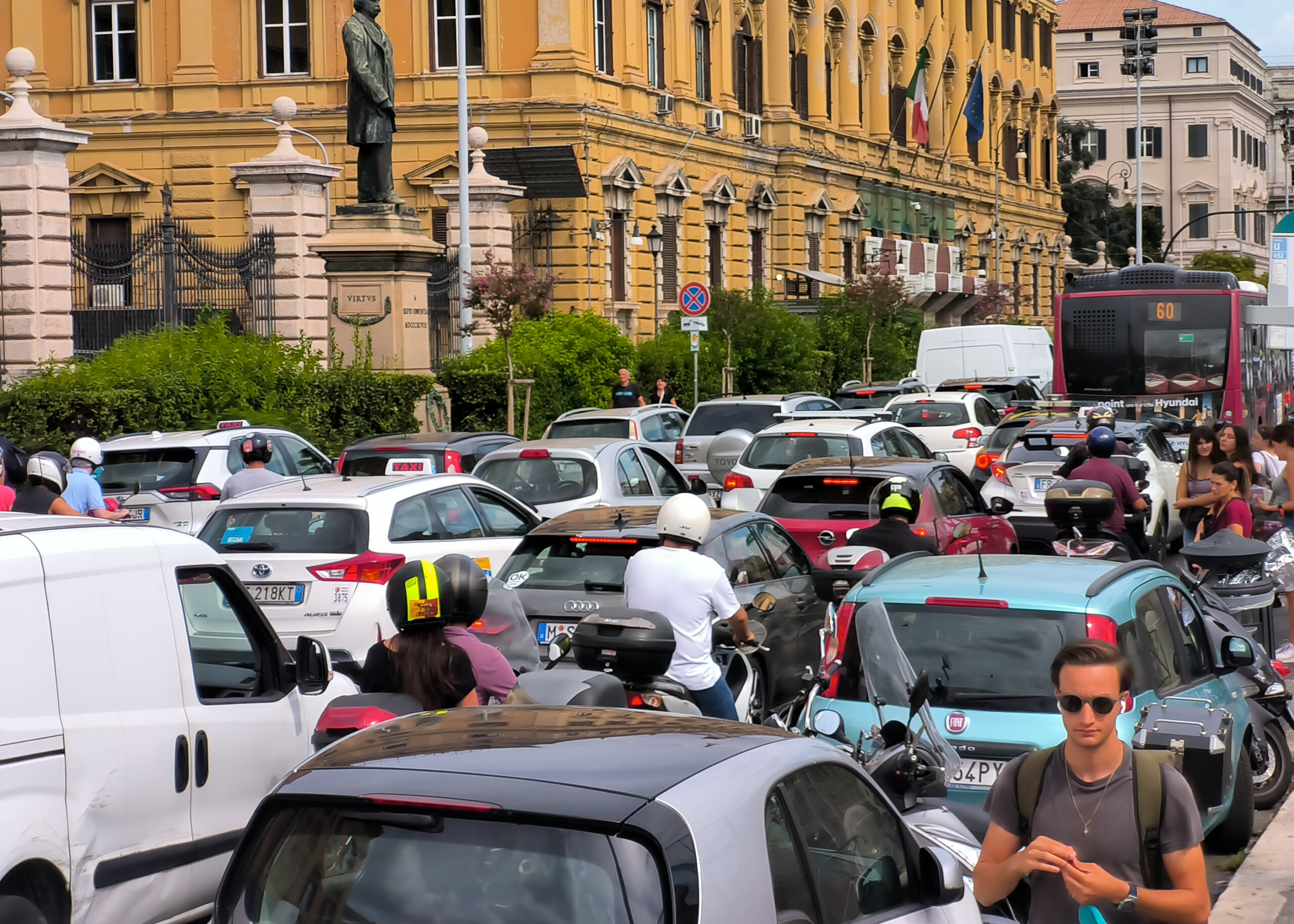 cars 0 57 registrations in october to 125826 vehicles scaled