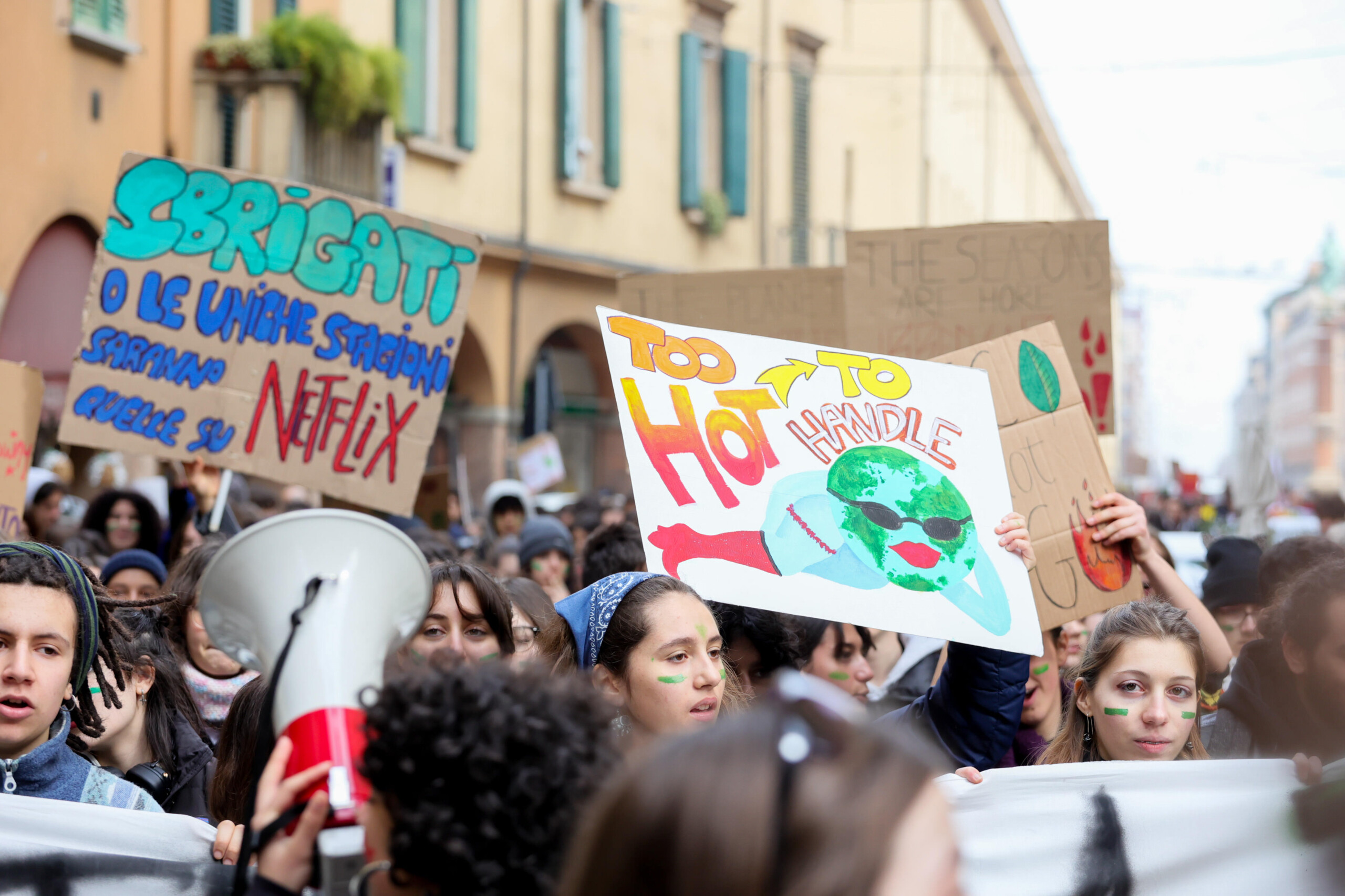 school student strike on 14 11 for climate and the right to education scaled