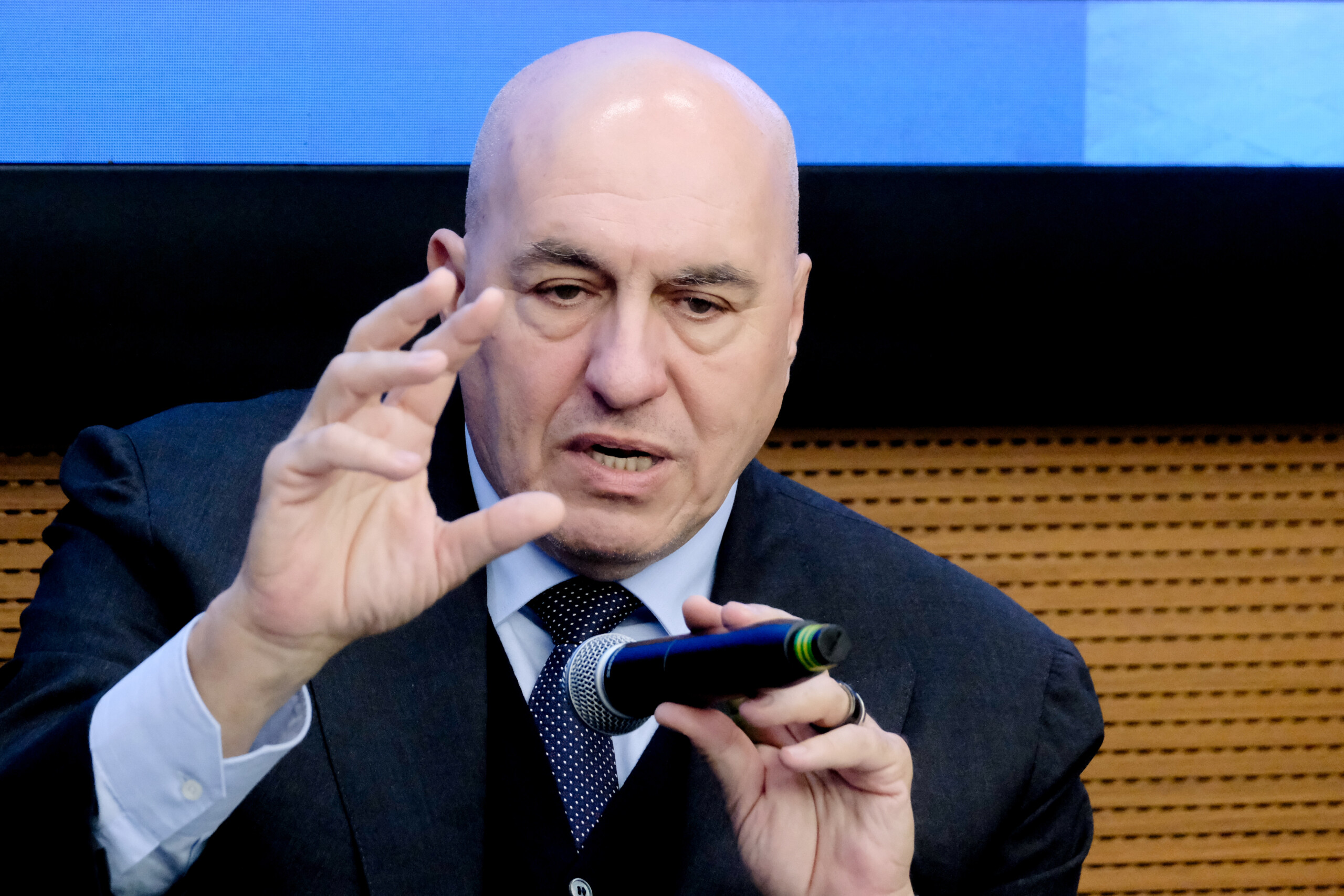 crosetto we will train palestinian agents but not in gaza scaled