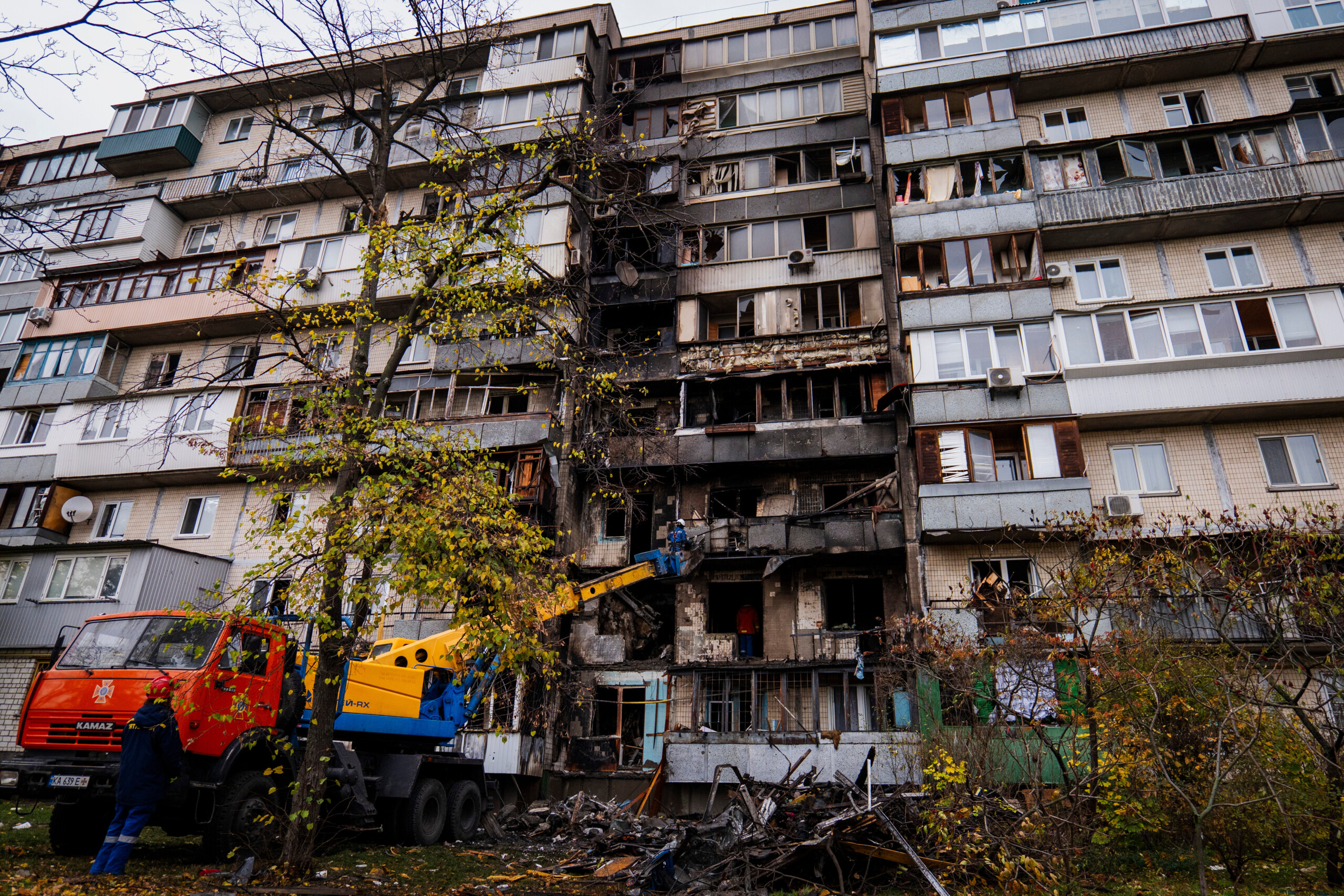 ukraine one dead and 24 wounded in massive russian attack scaled