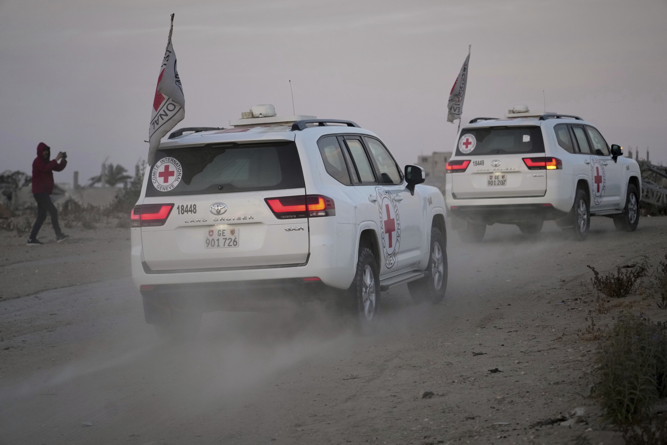 Hamas hands over hostage body to Red Cross 1 hamas hands over hostage body to red cross scaled