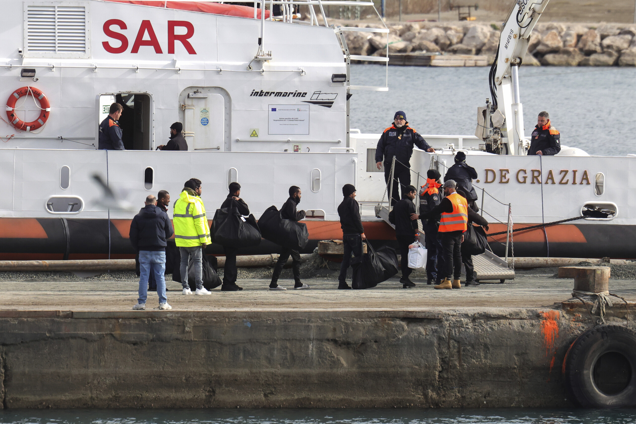 Migrants, Piantedosi: ‘Centre-left inflates figures on centres in Albania’ 1 migrants piantedosi centre left inflates figures on centres in albania scaled