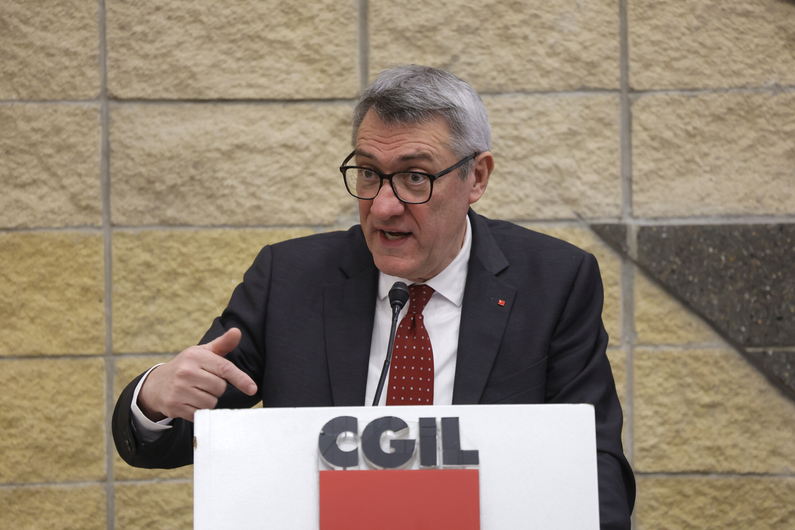 government landini it is not increasing consensus but abstention scaled