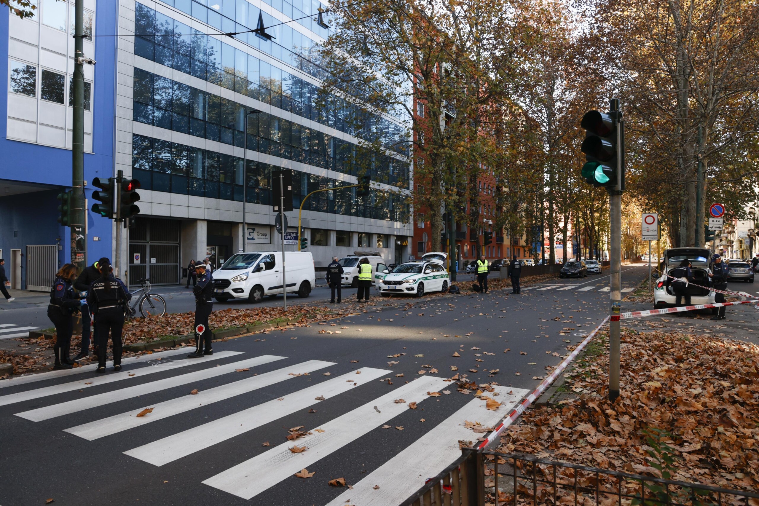 milan pedestrian hit by atm bus in viale jenner condition serious scaled