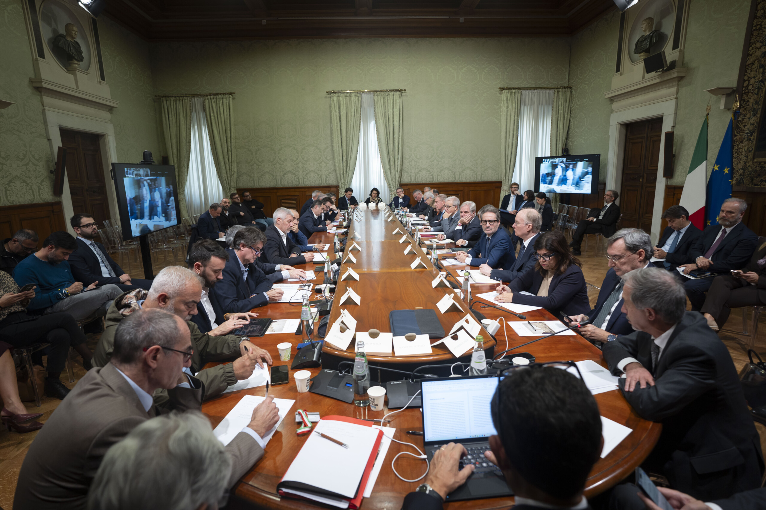 former ilva cabinet approves decree funds for training and 70 wage supplementation scaled