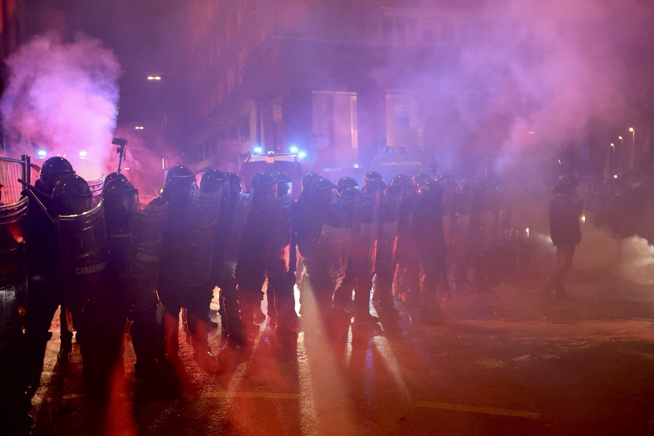 basket virtus maccabi 16 injured among law enforcement scaled