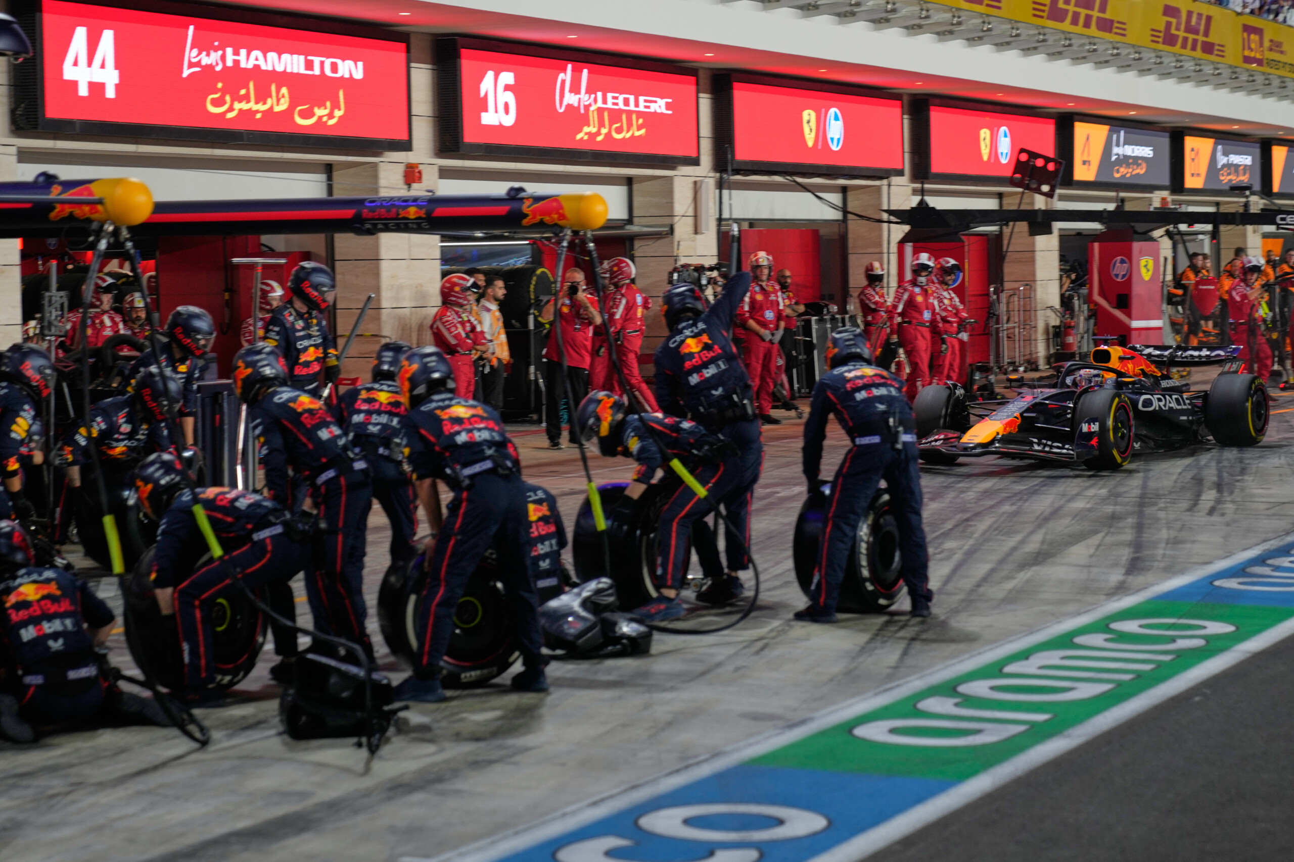 qatar gp verstappen wins ahead of piastri norris fourth scaled