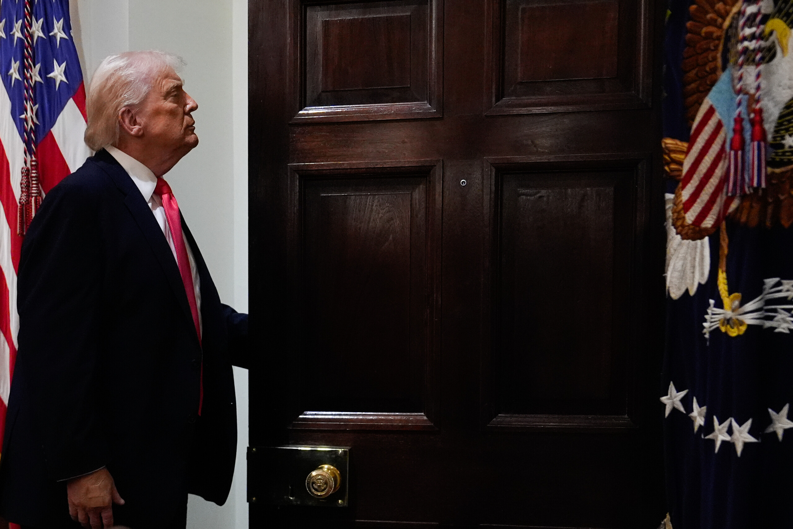 us trump administration suspends immigration applications from 19 countries scaled