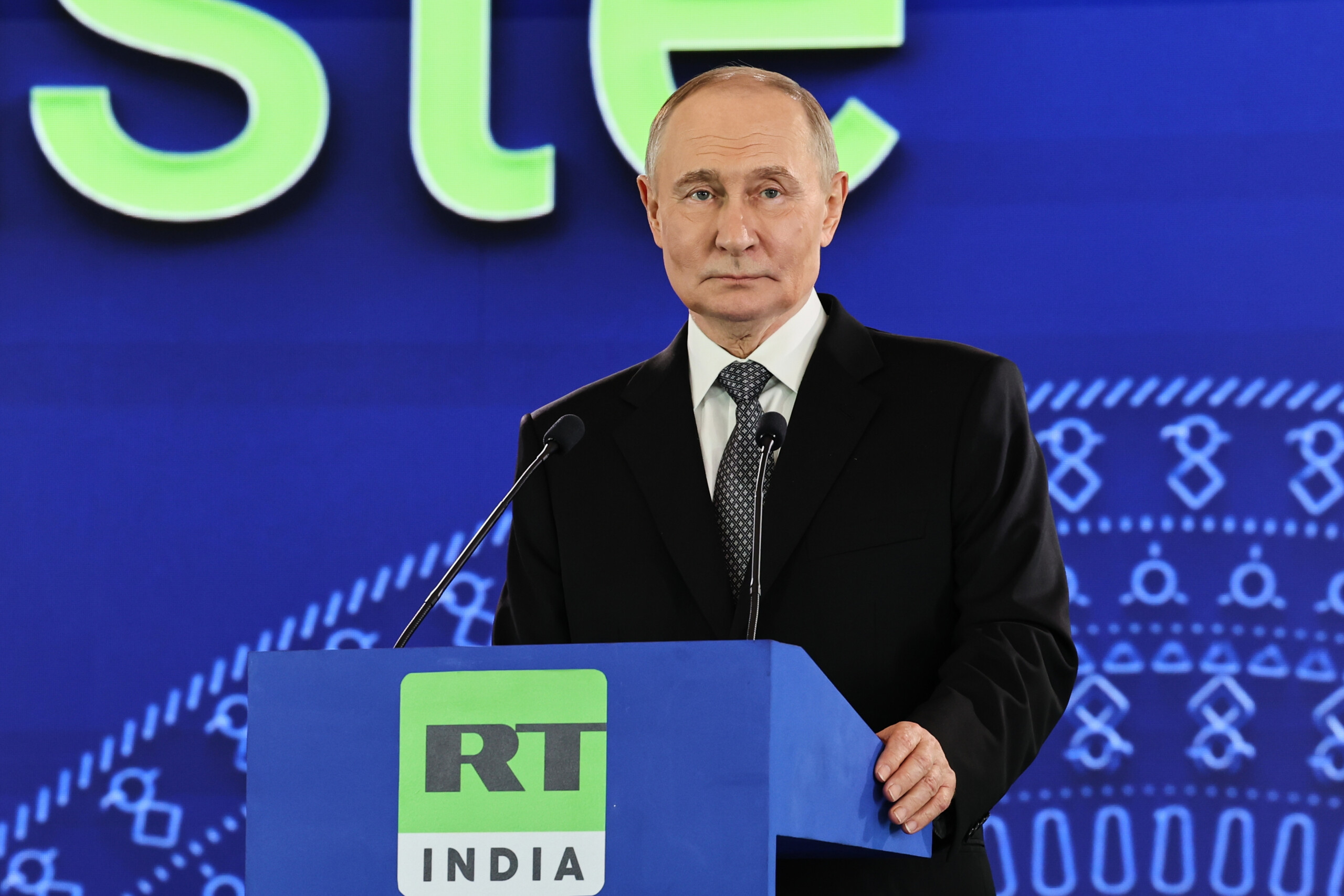 russia putin says gdp will grow by 1 by the end of the year scaled