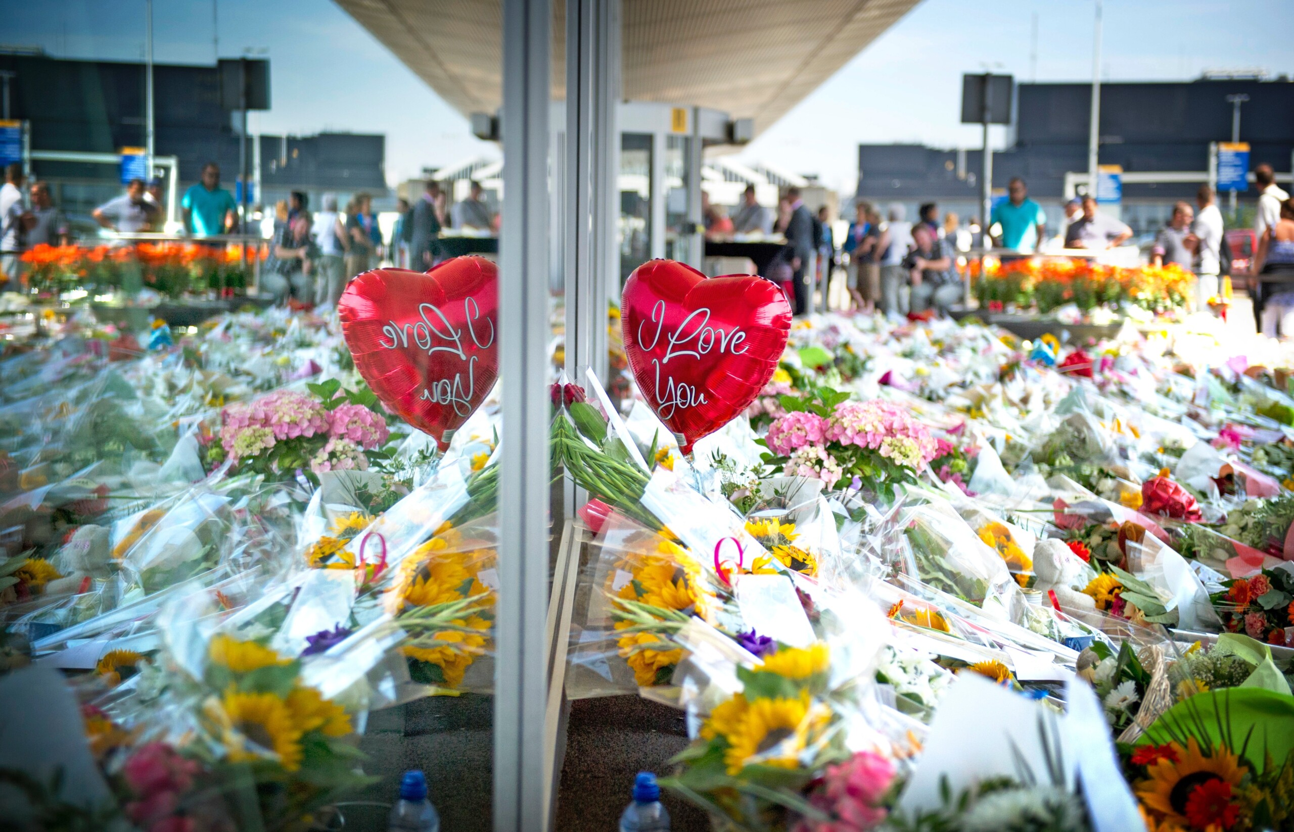 china malaysian airlines will compensate families of the flight victims scaled