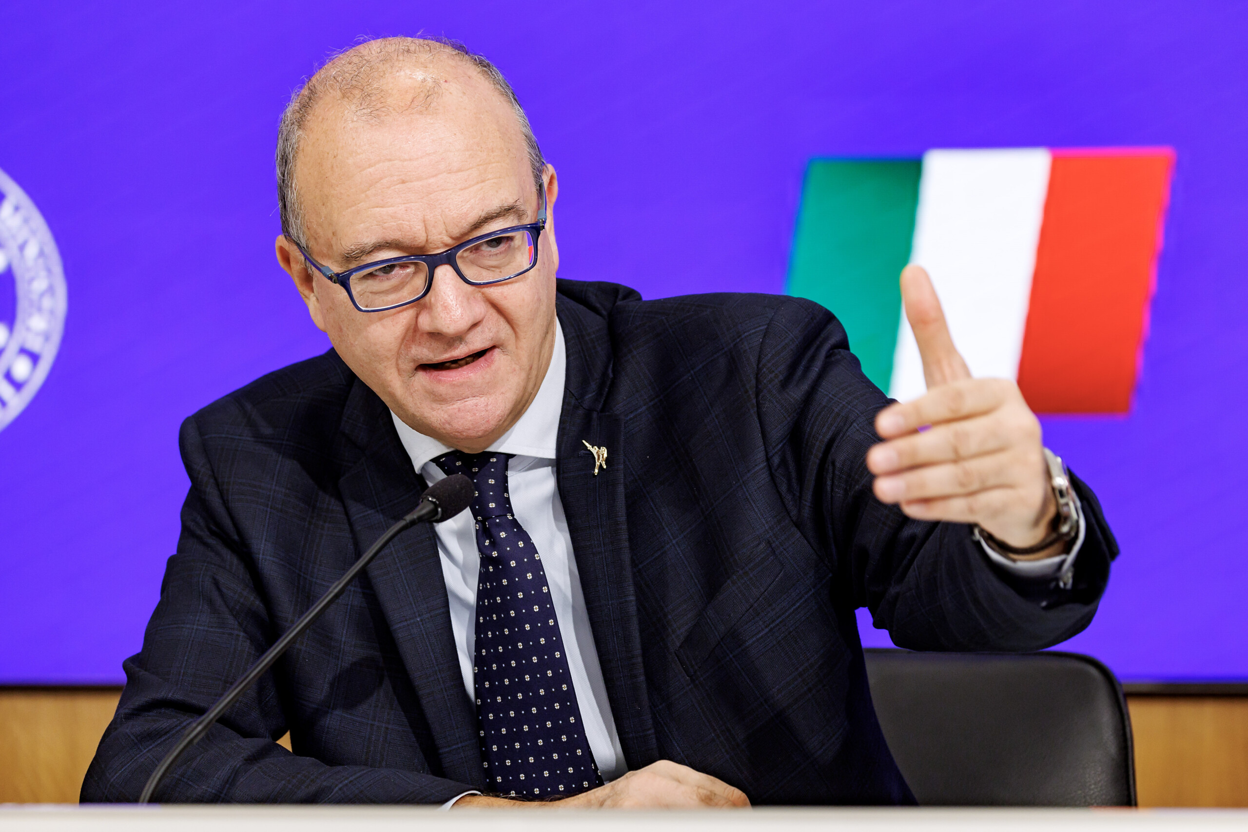 school mim circular ensuring discussion between different positions scaled