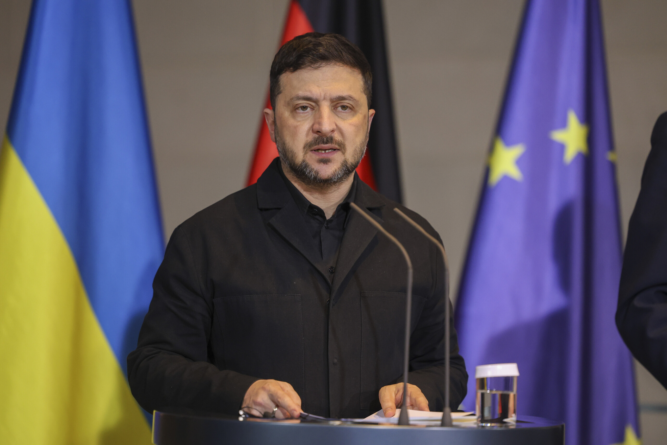 ukraine zelensky elections after signing peace agreement scaled