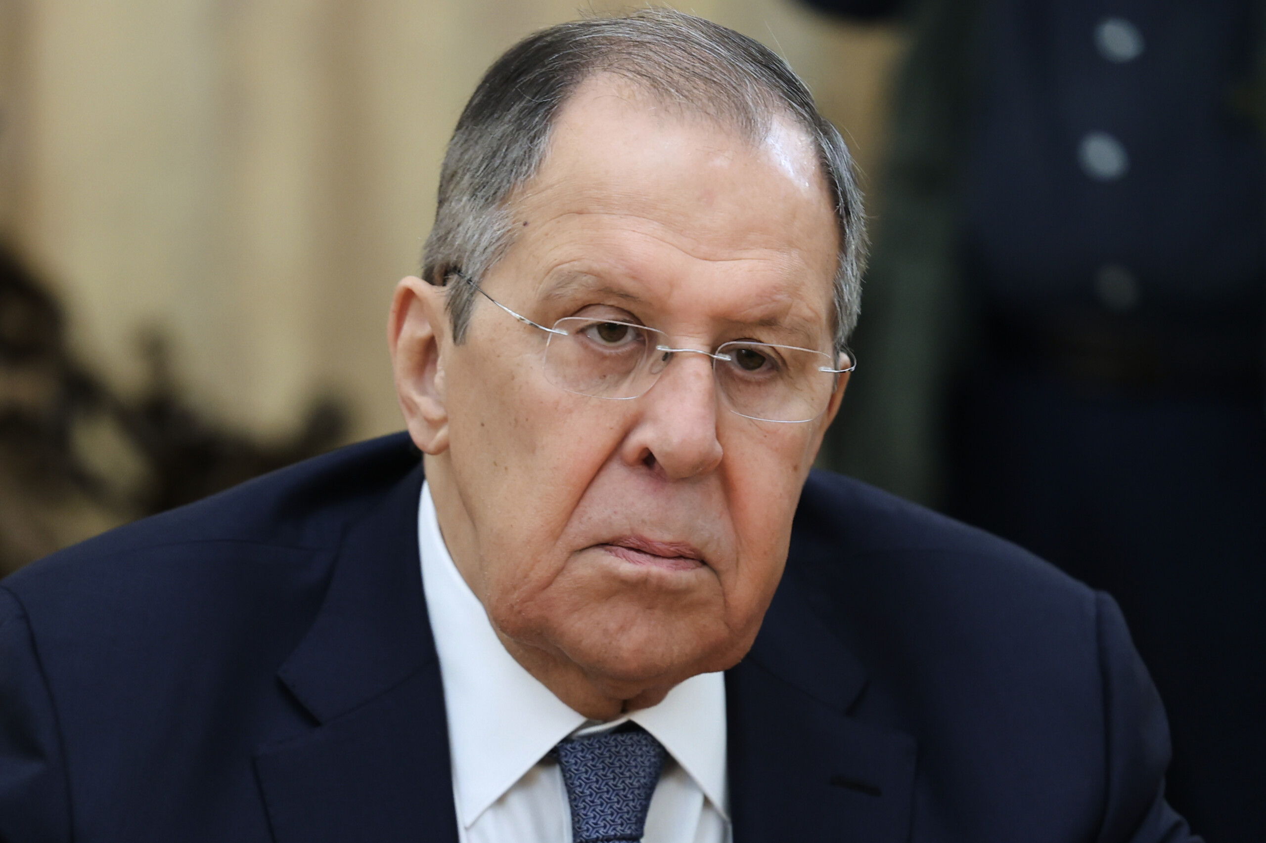 ukraine lavrov russia will respond in a devastating way in the event of an attack scaled