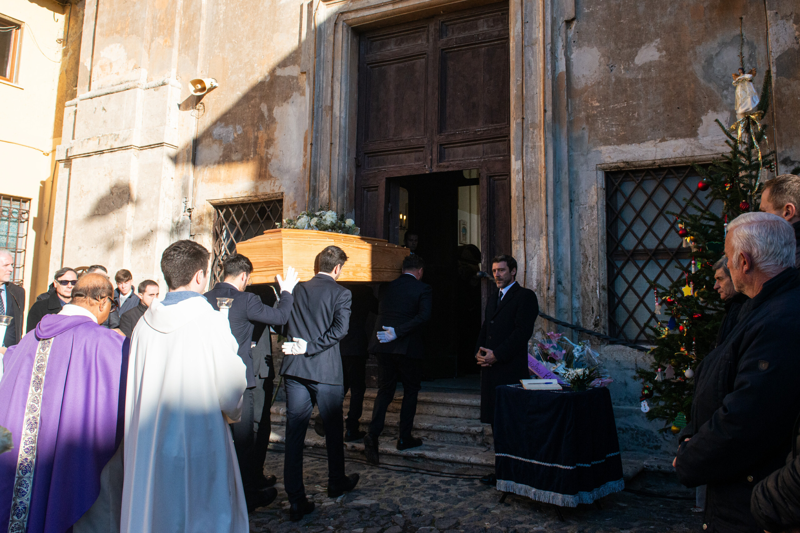 funeral held for maria sole agnelli attended by john and ginevra elkann scaled