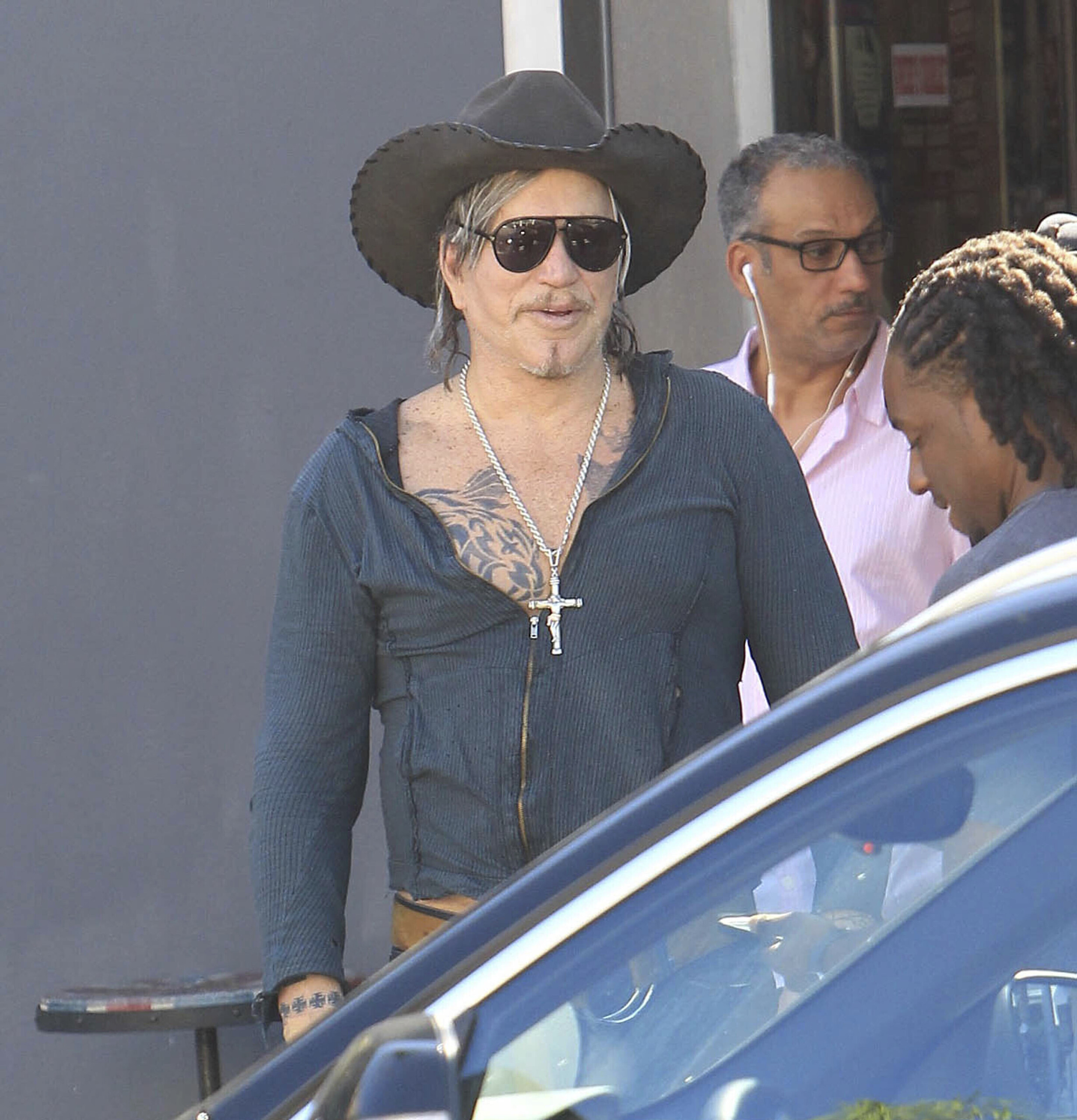 Cinema, Mickey Rourke launches crowdfunding campaign to avoid eviction 1 cinema mickey rourke launches crowdfunding campaign to avoid eviction scaled