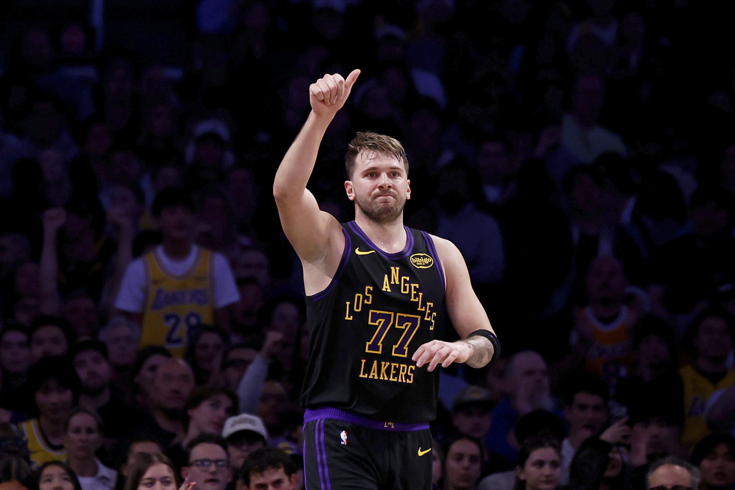 nba oklahoma defeated in phoenix doncic leads the lakers