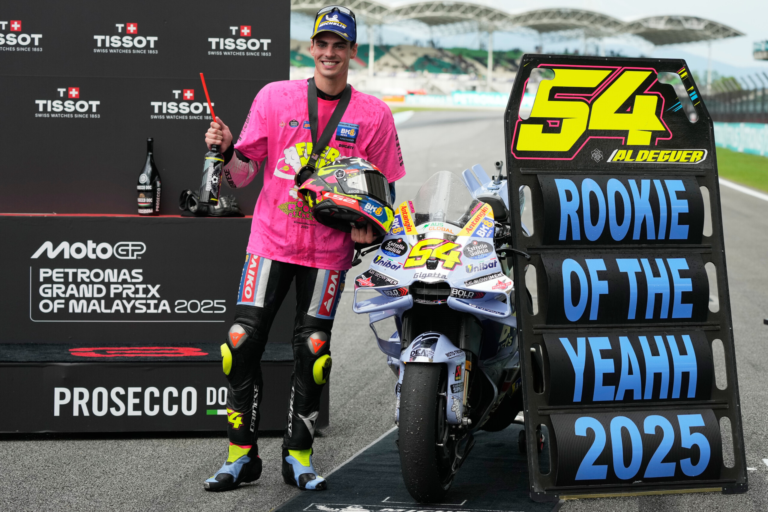 motogp fermin aldeguer crashes in valencia and fractures his femur scaled