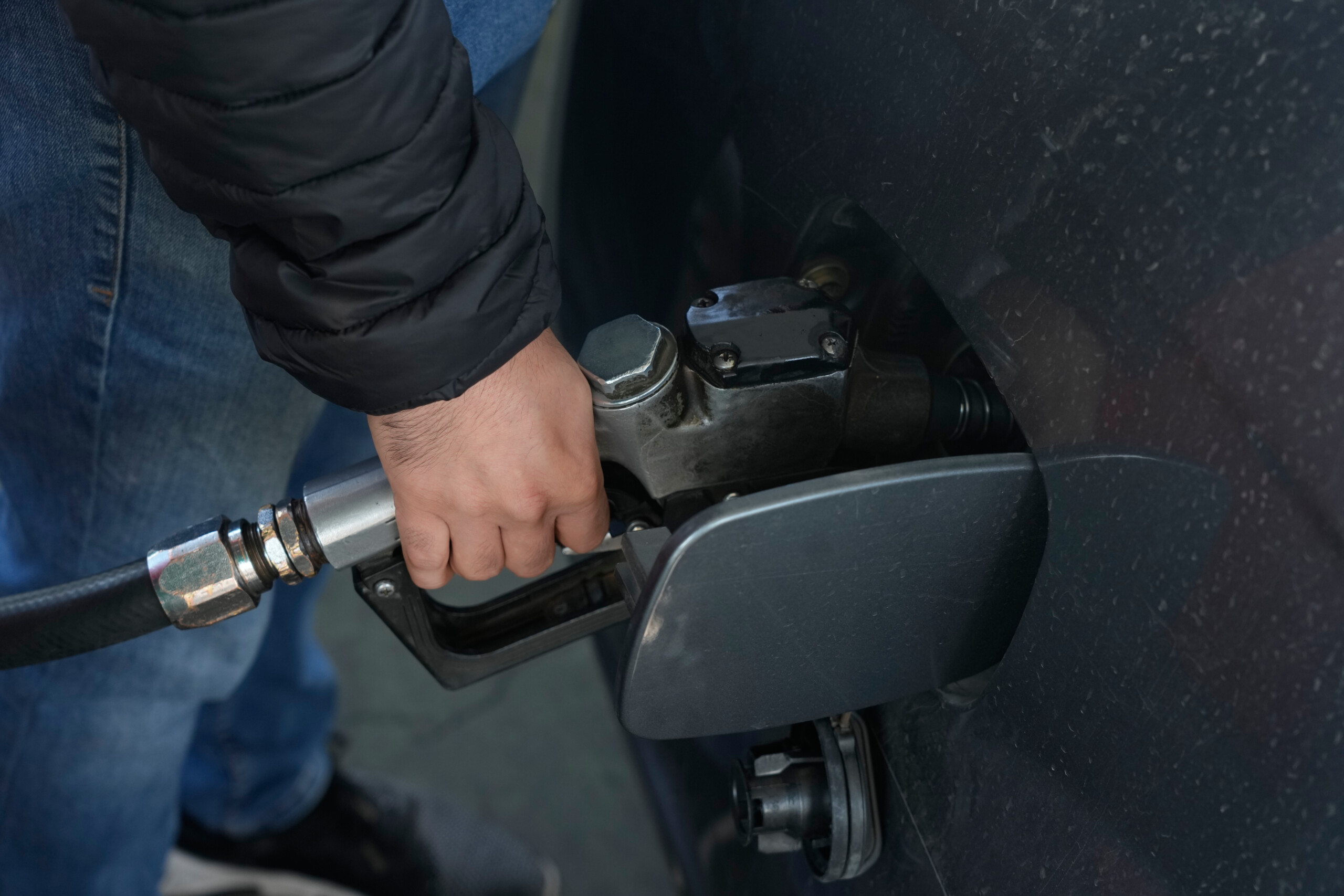 fuel petrol prices continue to fall diesel remains stable scaled