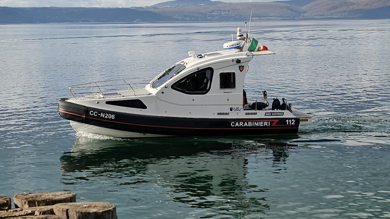 woman from anguillara sabazia missing patrol boat and divers on lake bracciano