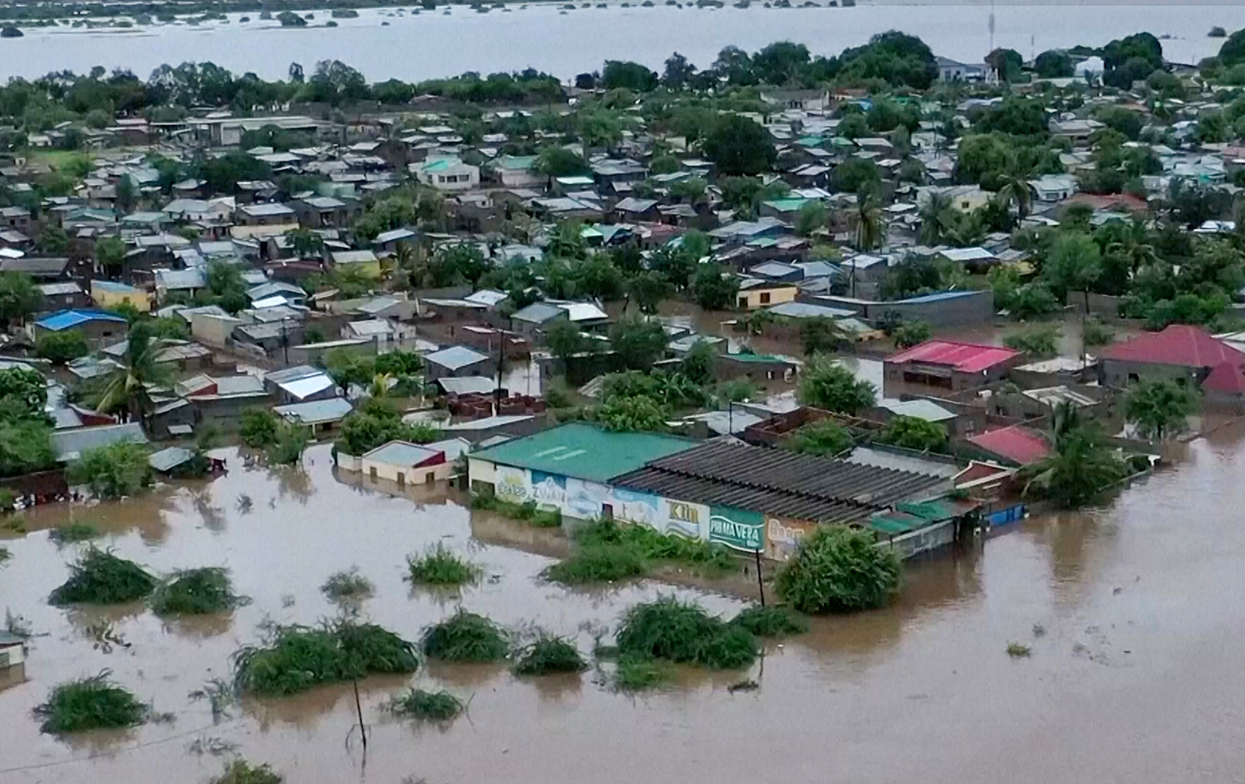 africa torrential rains over 100 dead in south africa mozambique and zimbabwe scaled
