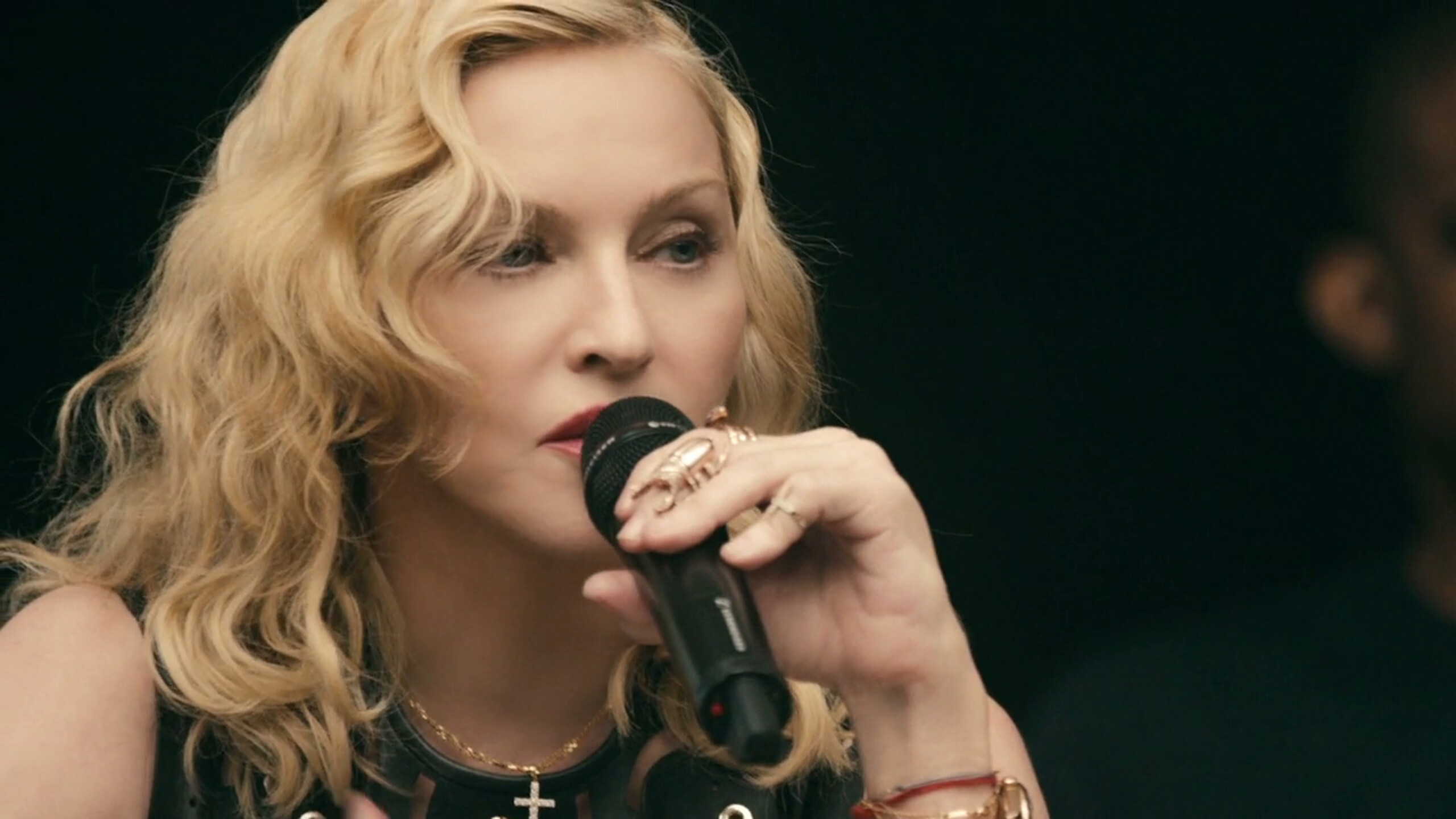 iran madonna to protesters against the regime hold on revolution is necessary scaled