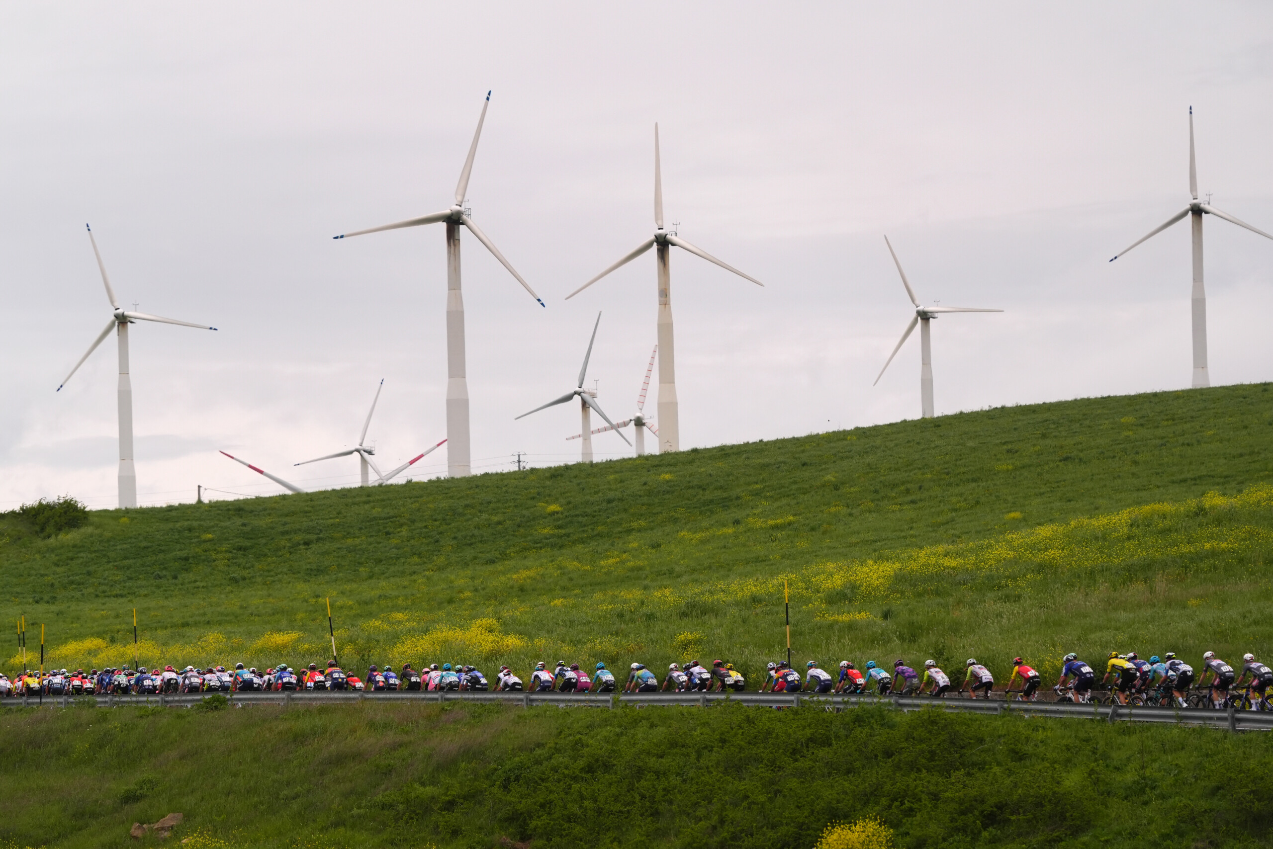 energy solar and wind power surpass fossil fuels in eu electricity production scaled