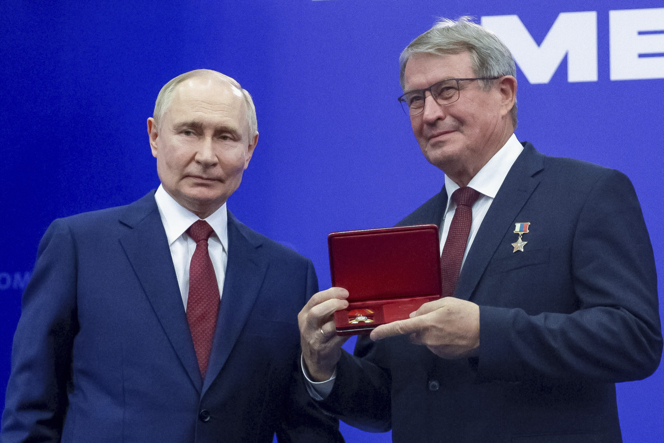 ukraine trilateral negotiations to resume next sunday in abu dhabi scaled