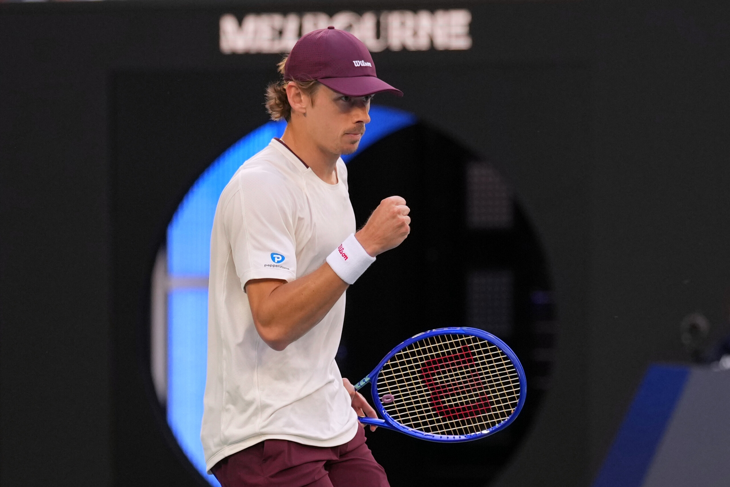 australian open de minaur reaches the quarterfinals scaled