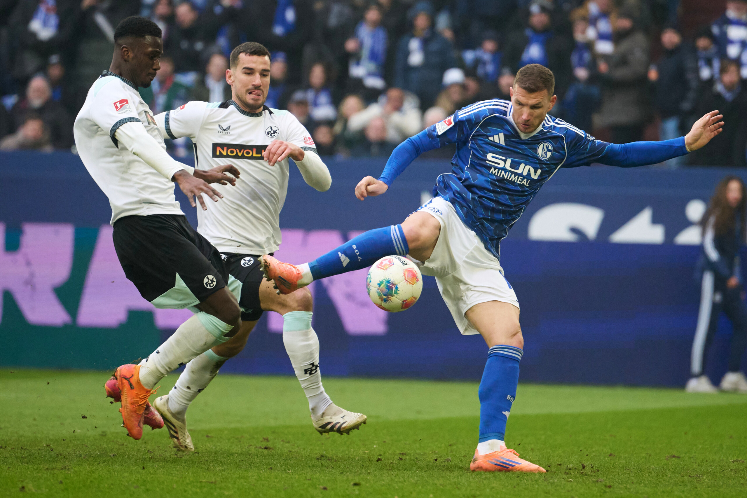 bundesliga 2 dzeko scores on his debut with schalke scaled