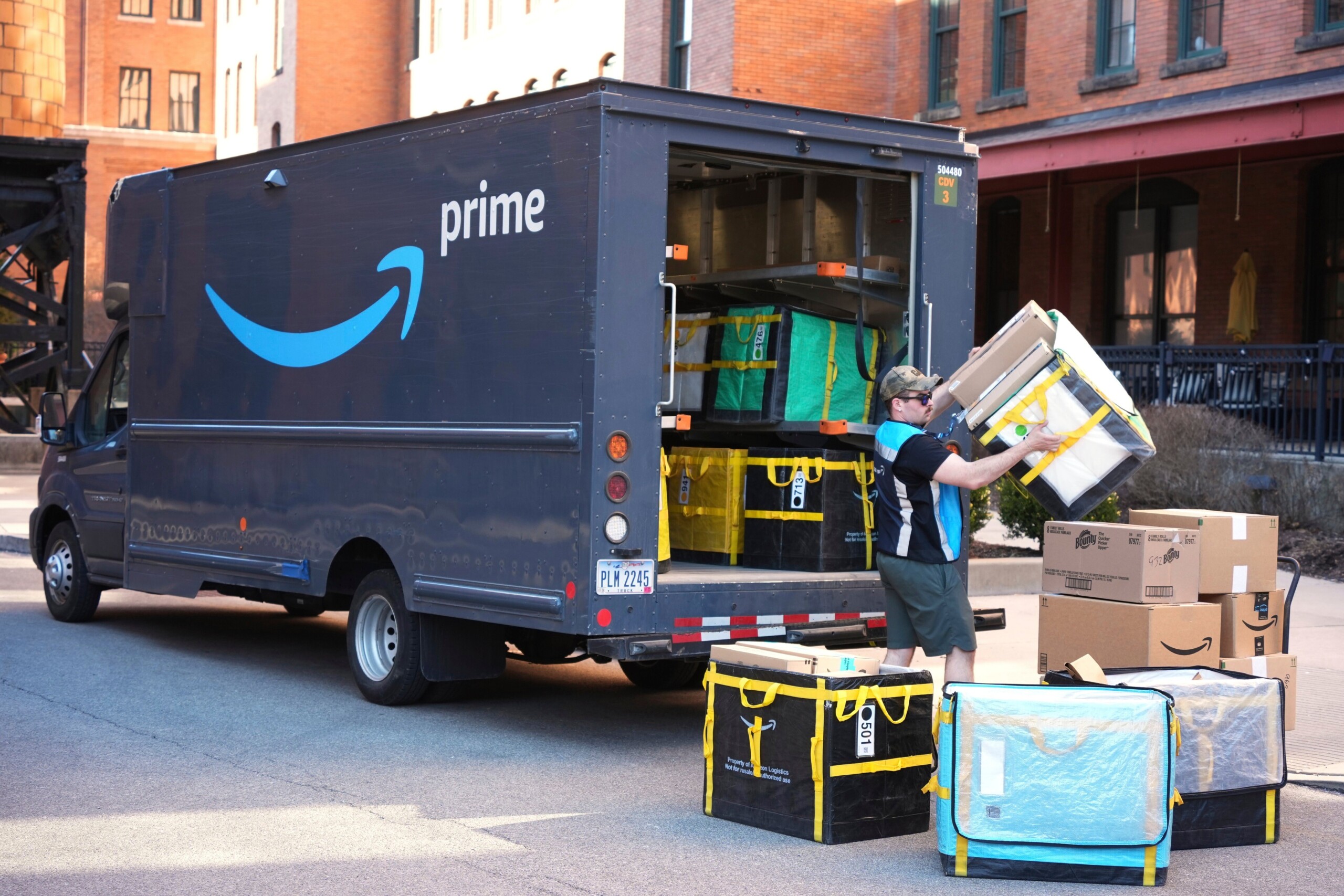 amazon announces new round of layoffs affecting 16000 people scaled