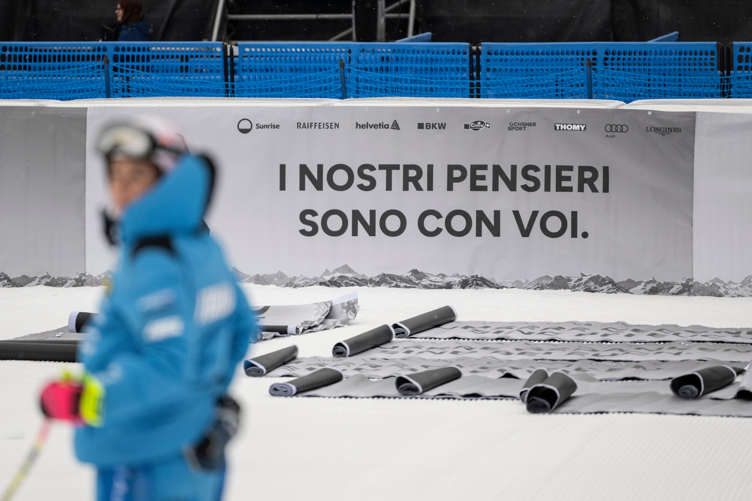 crans montana womens national ski team pays tribute to new years eve victims scaled